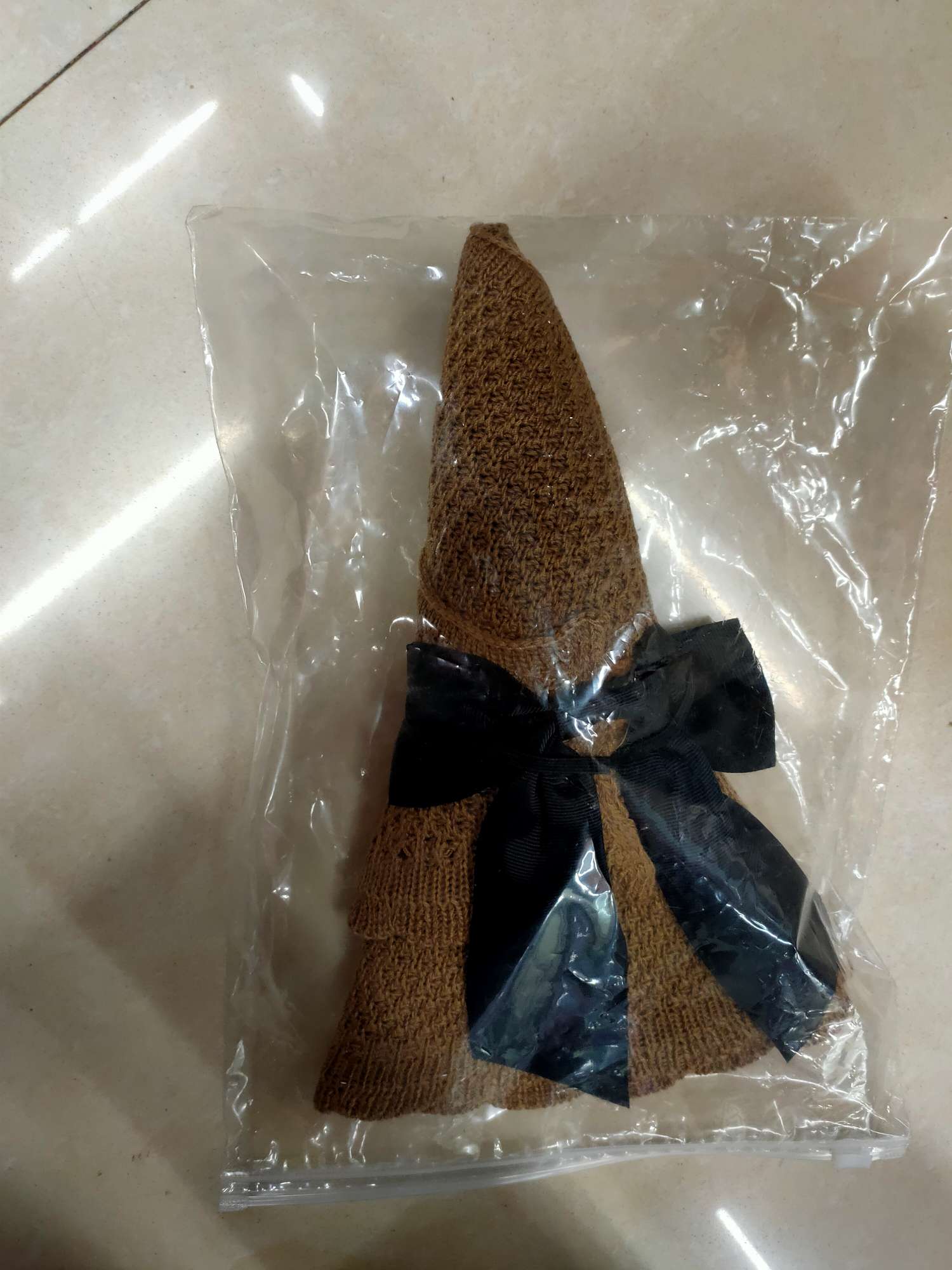This is a popular beach straw hat for children. It can be folded and woven for sun protection in summer. It is a fresh and cute fisherman's hat with a LACES for sun protection Specification image
