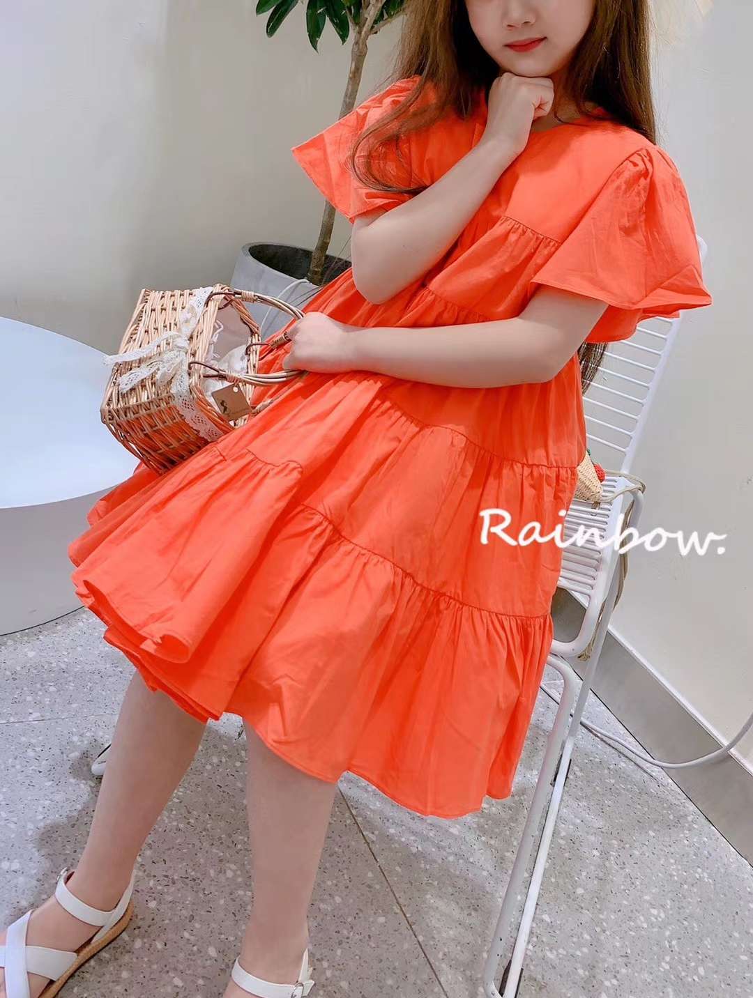 橙色连衣裙