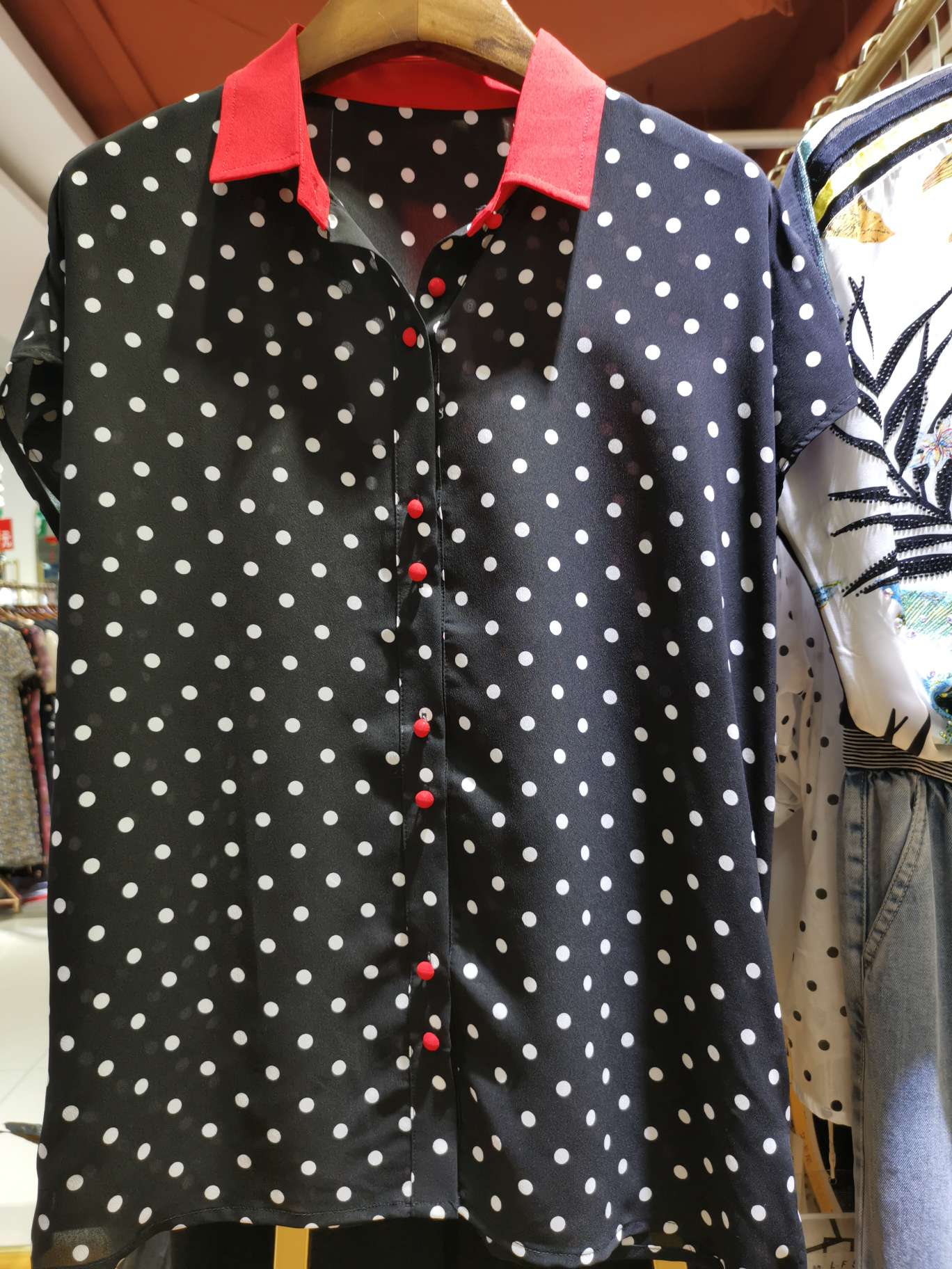 Red collar and white dot women's clothing