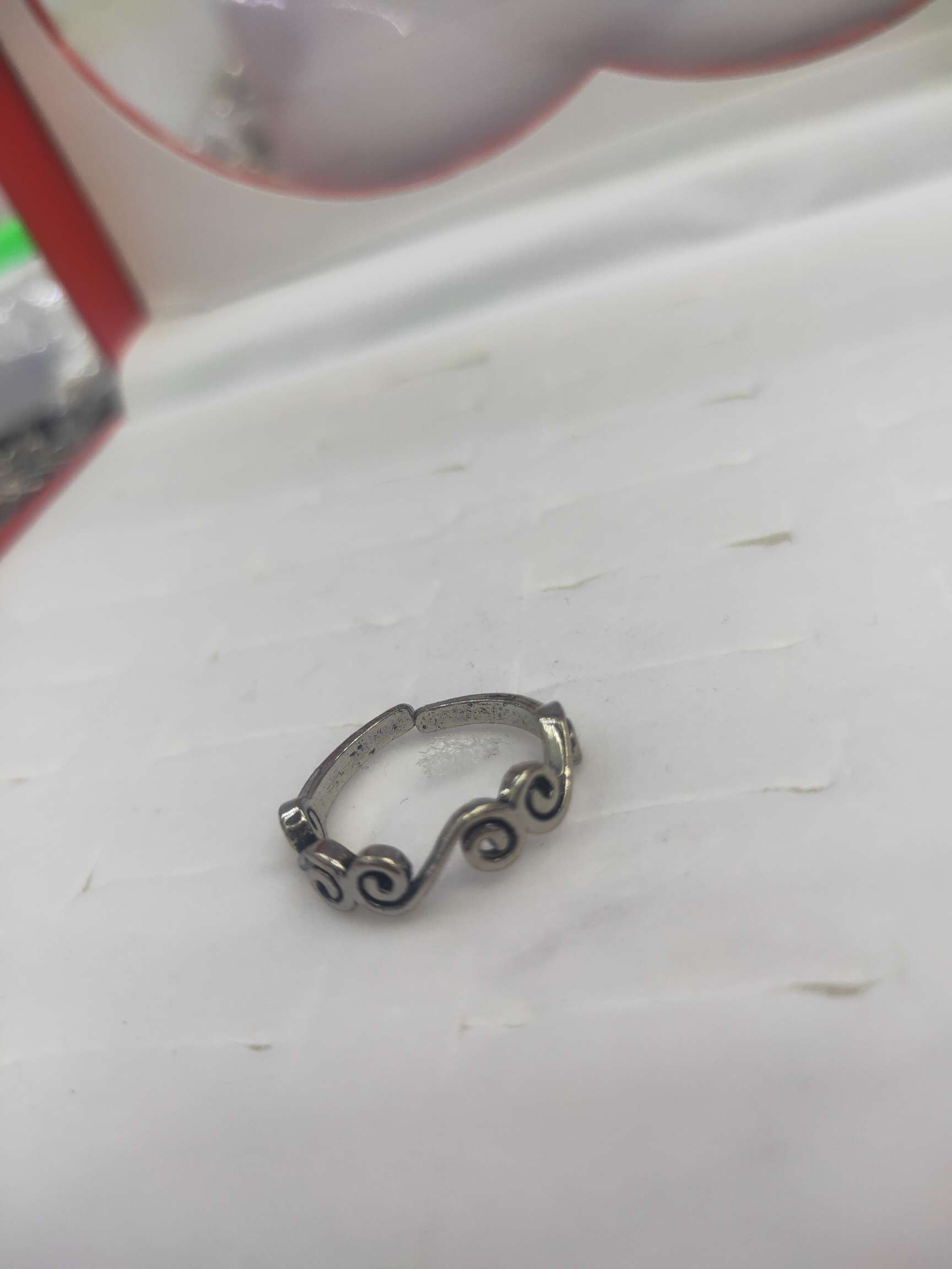 Special-shaped ring thumbnail