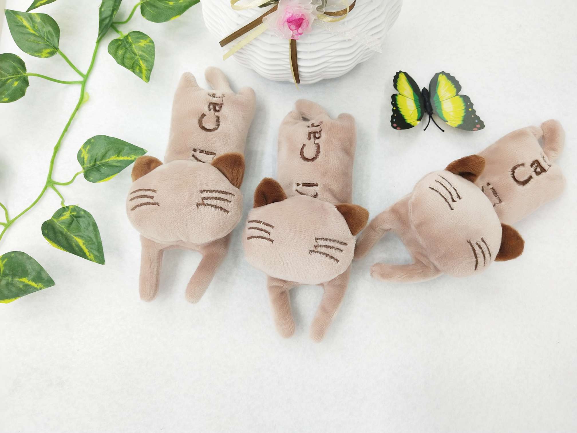 爆款毛绒爬爬熊发夹，发带，胸针，包包，服装等毛绒卡通配饰1.产品图