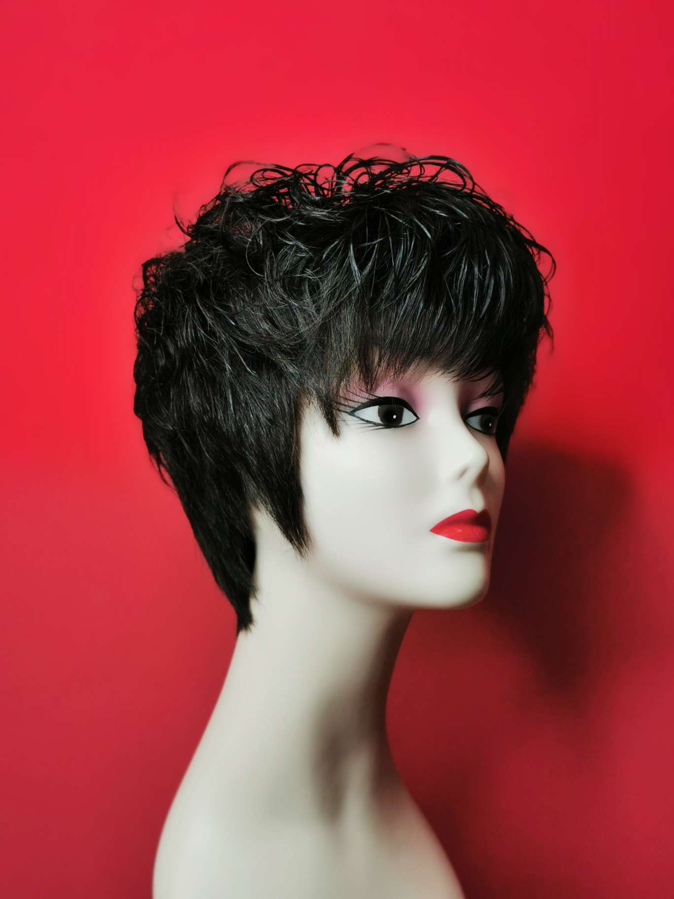 100% hand-knitted real human hair, ladies' headwear mom style, curly hair Application Scenario