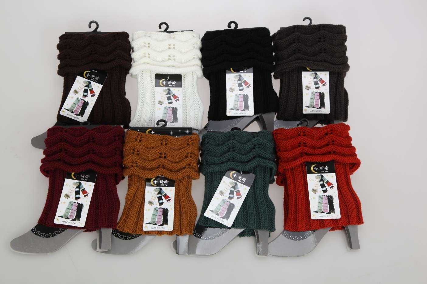 Short knitted boot covers for autumn and winter