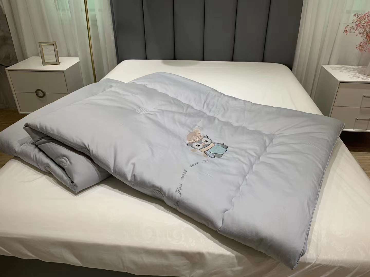 A lovely soybean quilt embroidered with 60 long-staple cotton details Picture