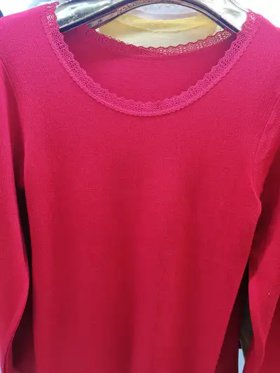 Rose-Edged Singlet