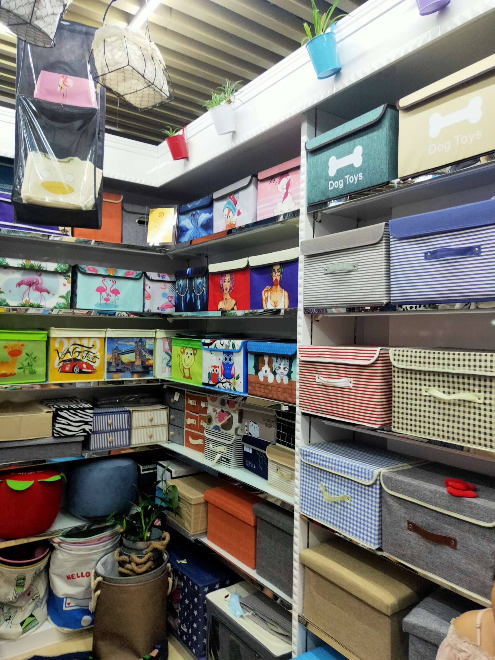 覆膜无纺布收纳凳，无纺布收纳箱，收纳用品白底实物图