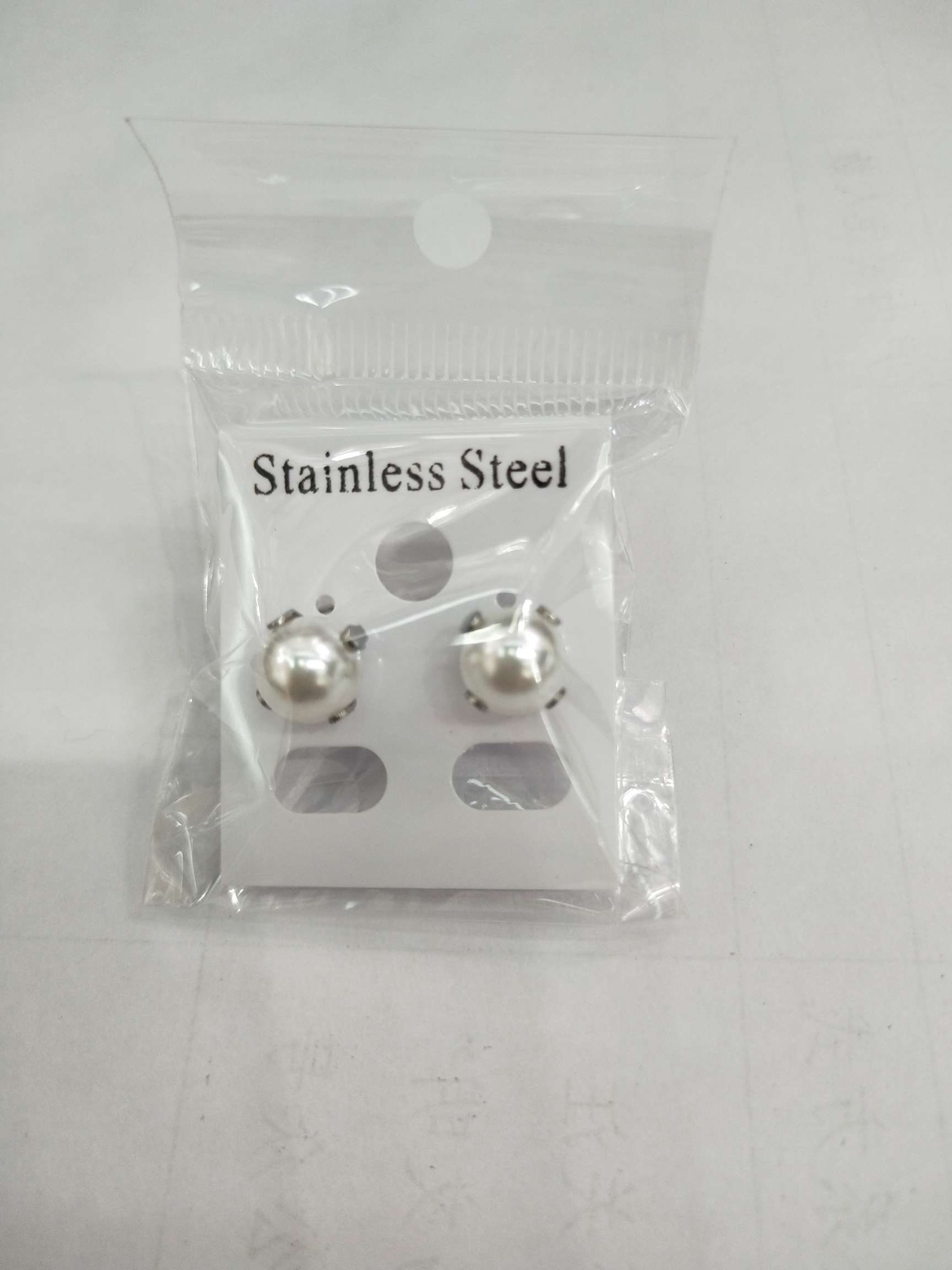 8 big pearl stud classic fashion trend thumbnail