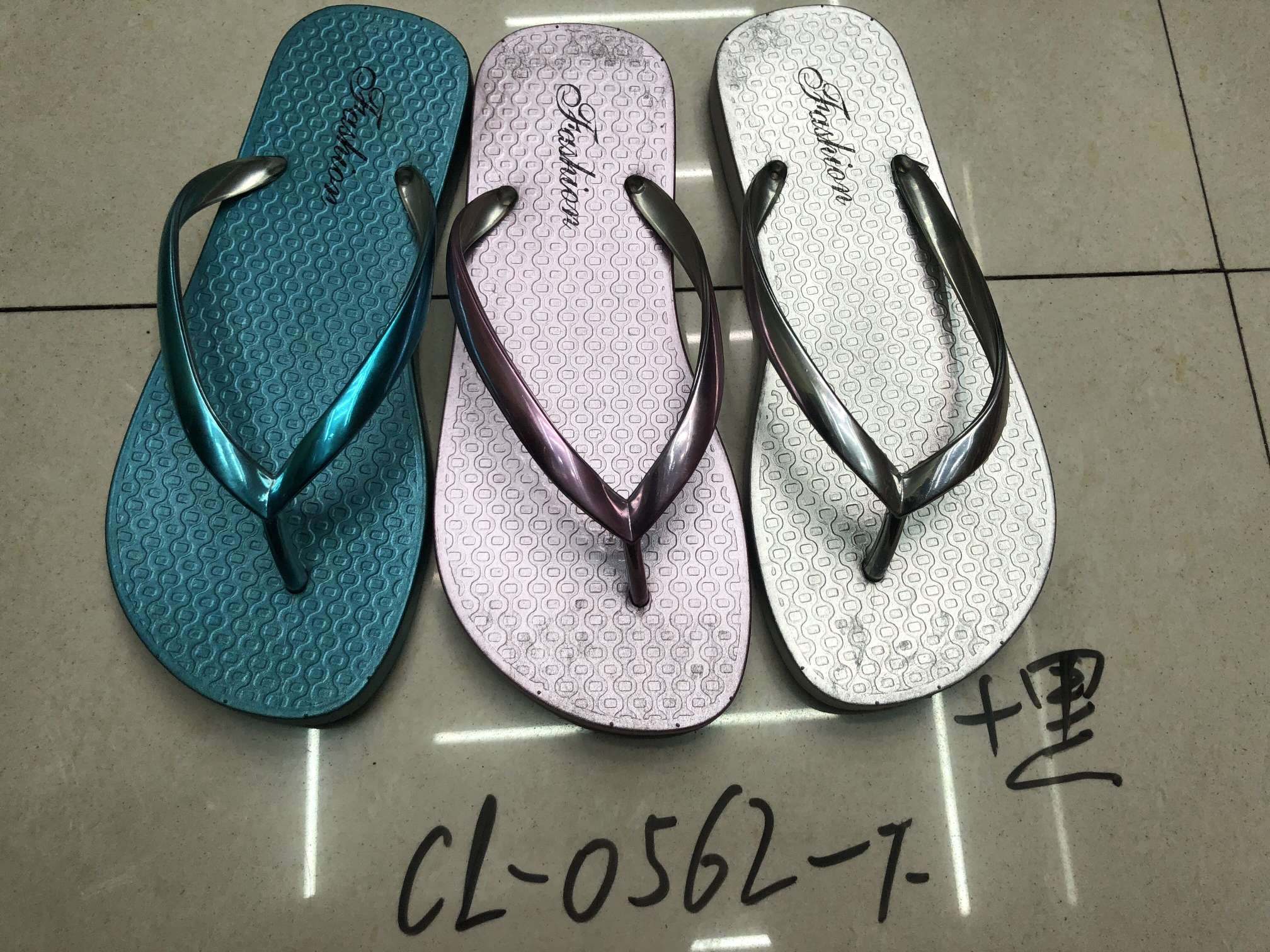 PVC women's flip-flops electroplated tape