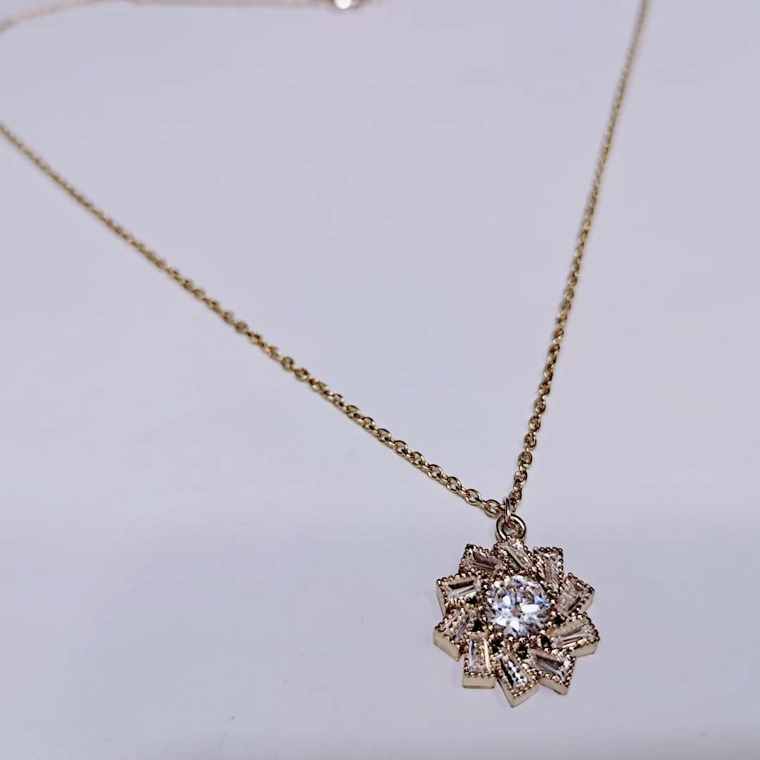 金雪花钻石项链小众吊坠礼物女饰品(一件也包邮)