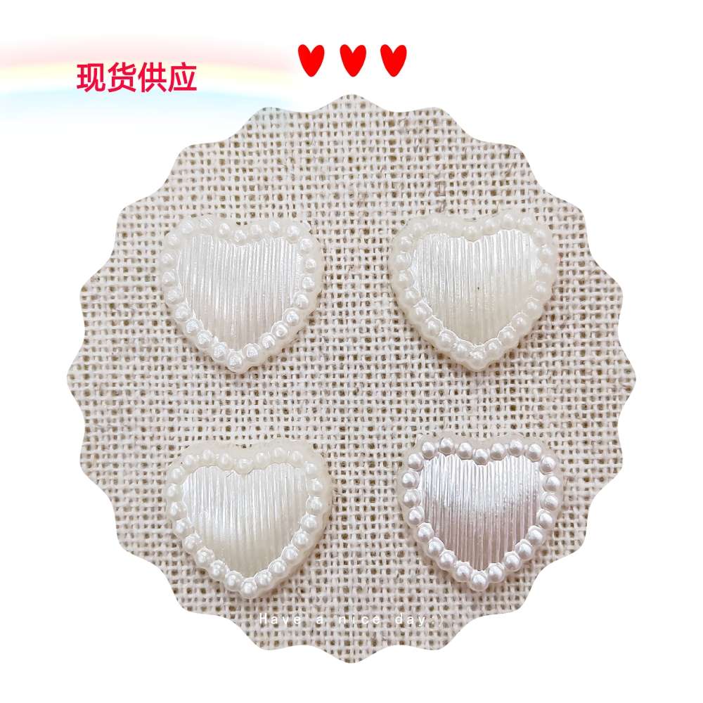 竖纹桃心配饰产品图