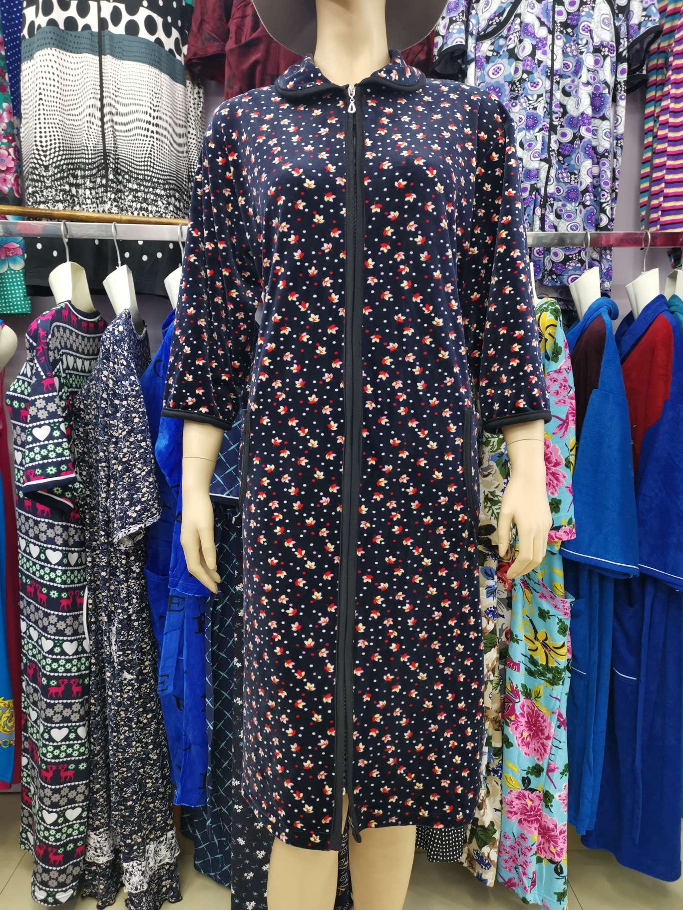 Plate-size women's autumn and winter seven-inch long-sleeved long dress, square and round neck, Central Asian and Middle Eastern style home print pajamas details Picture