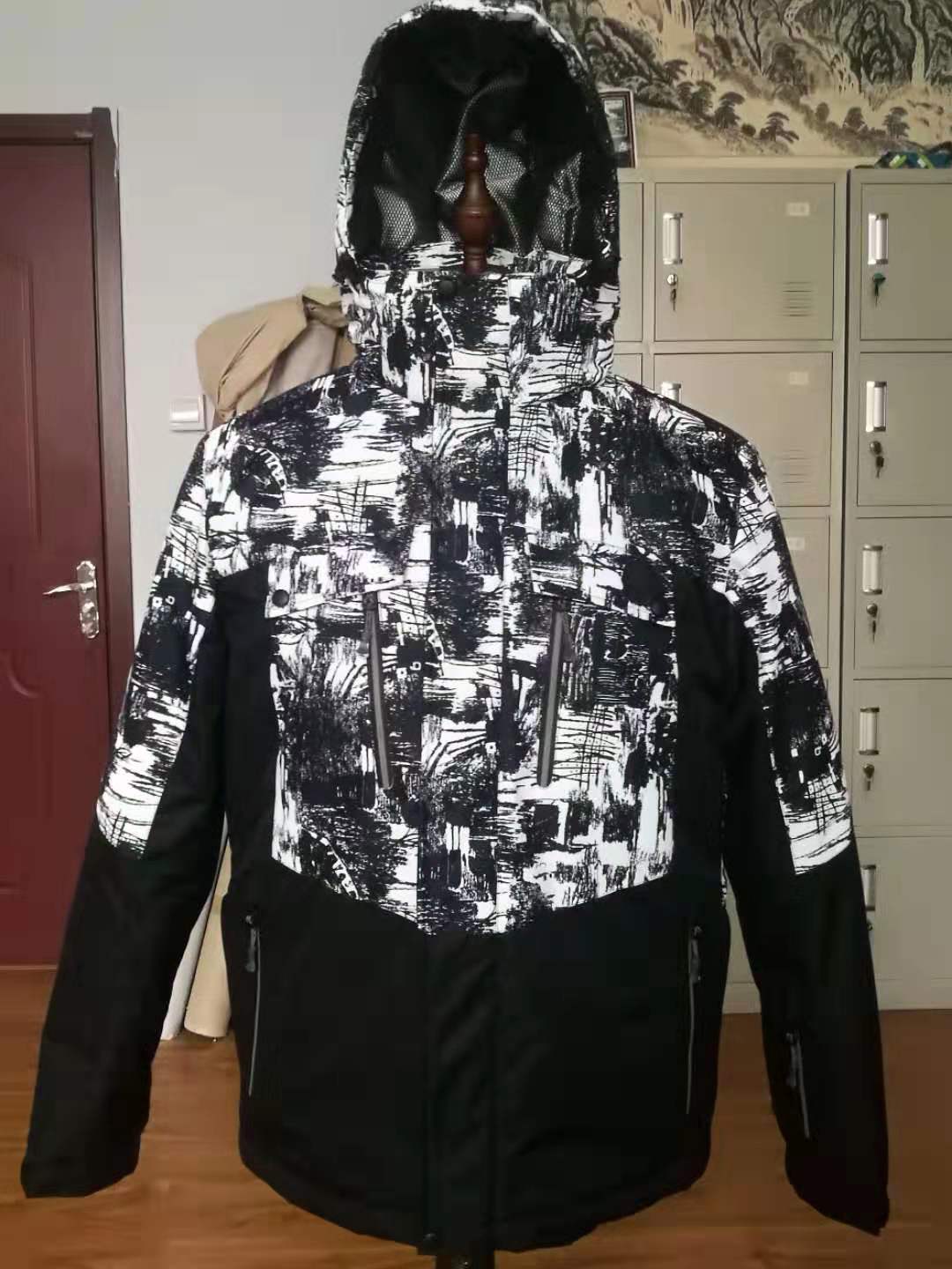Outdoor ski suit for couples thumbnail