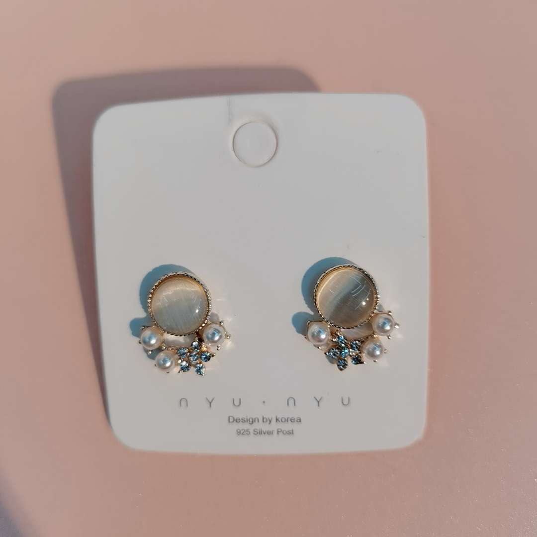 Shoot S925 silver needle high-grade opal nail earrings earrings earrings female retro temperament versatile earrings thumbnail