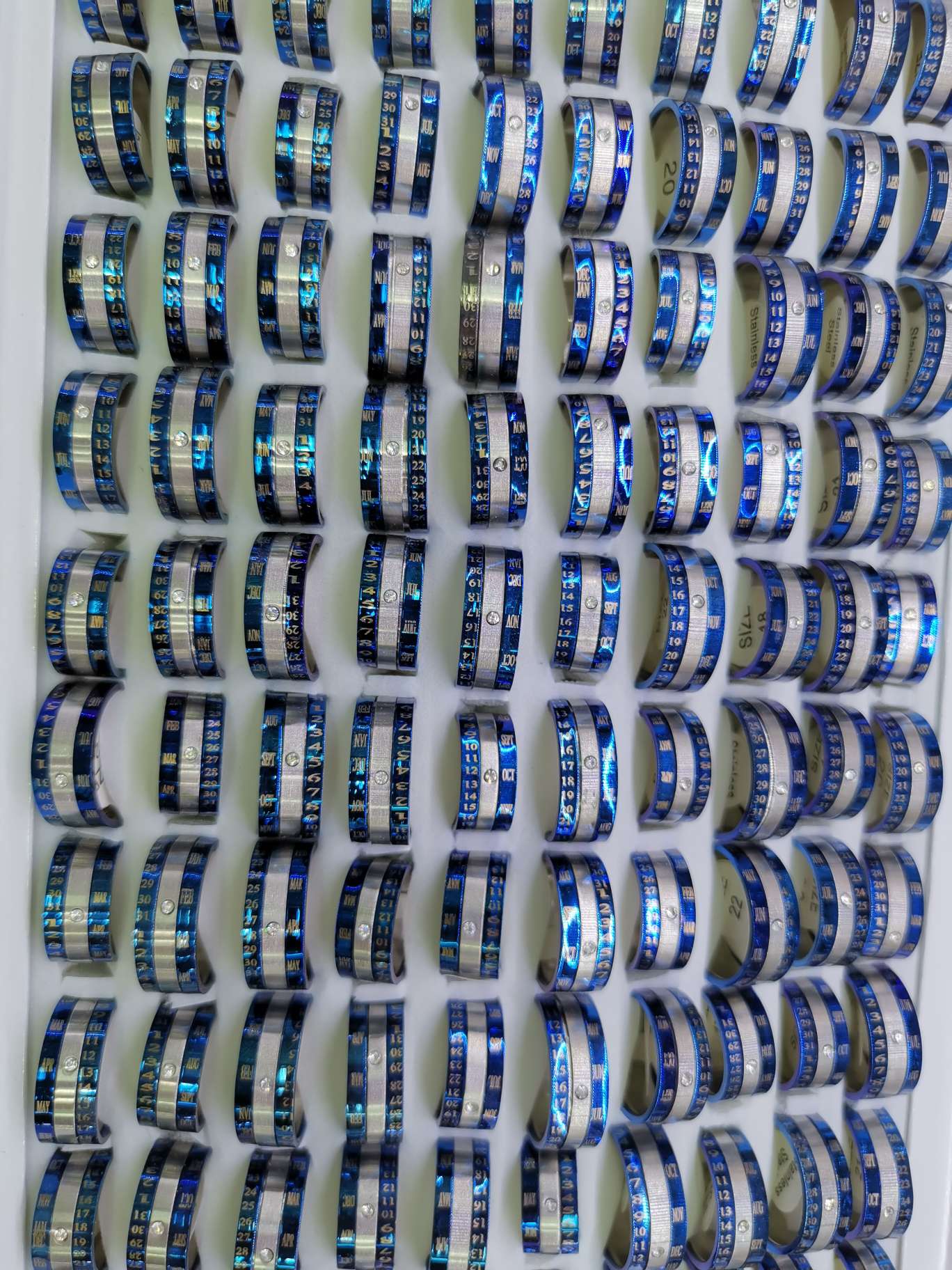 Stainless steel rings are popular accessories