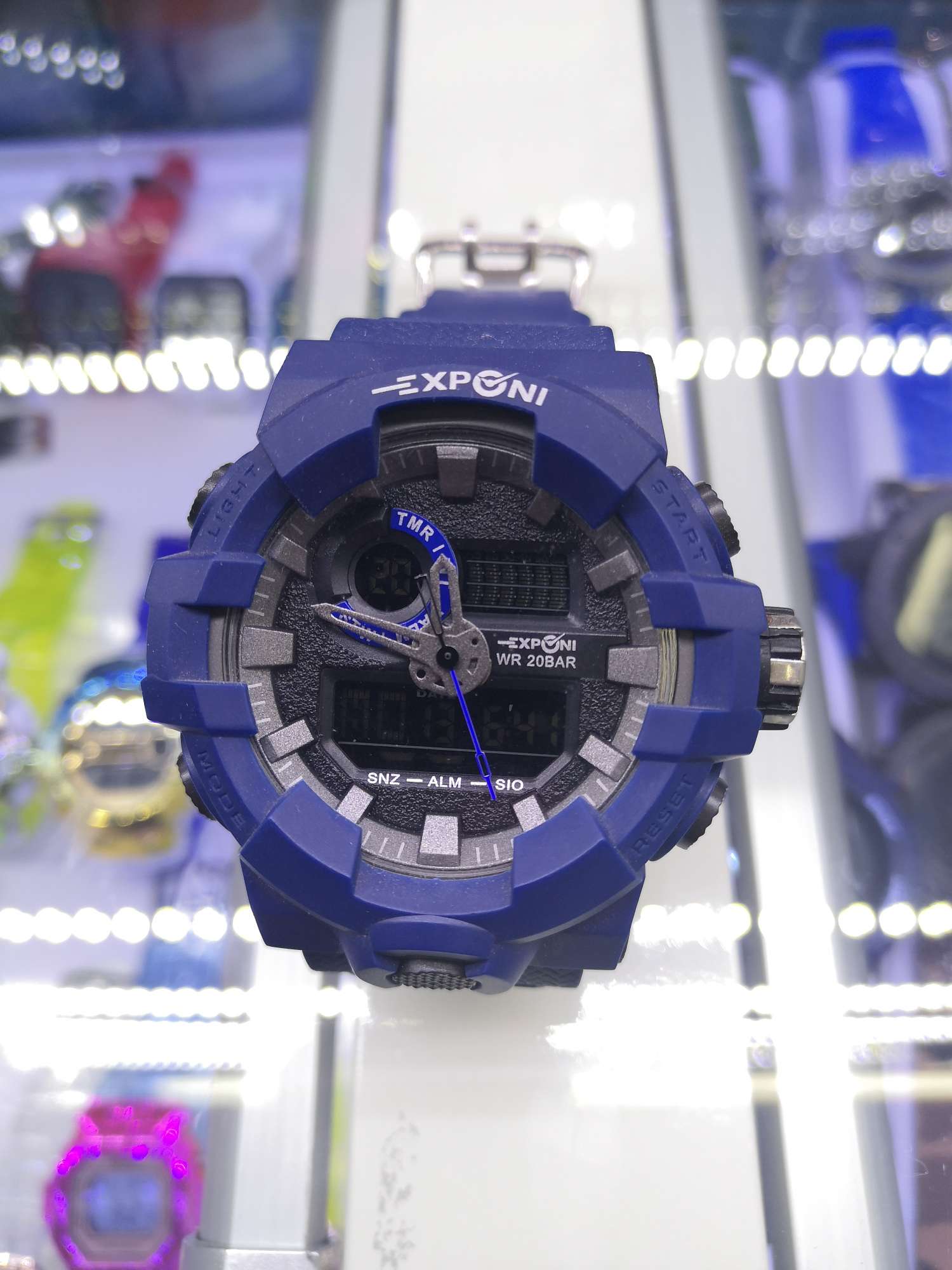 双机芯防水多功能表