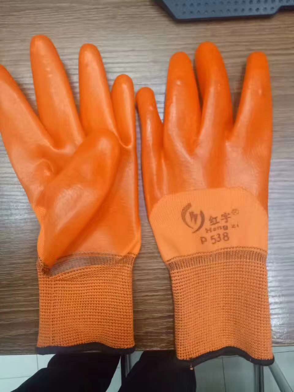 Thirteen needle nylon orange red PVC rubber gloves Thirteen needle nylon orange red PVC rubber gloves Thirteen needle nylon orange red PVC rubber gloves