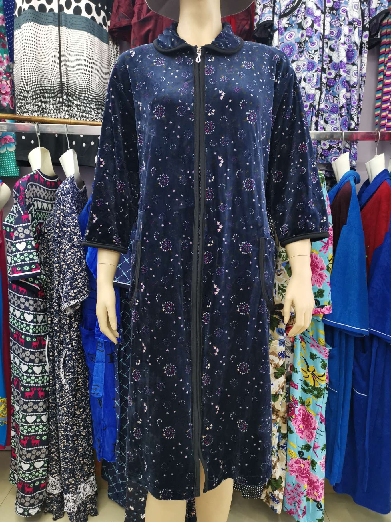 Large-sized, multi-size ladies' autumn and winter seven-inch long-sleeved long dresses, square and round collars, Central Asian and Middle Eastern home wear, pajamas, and nightgowns details Picture