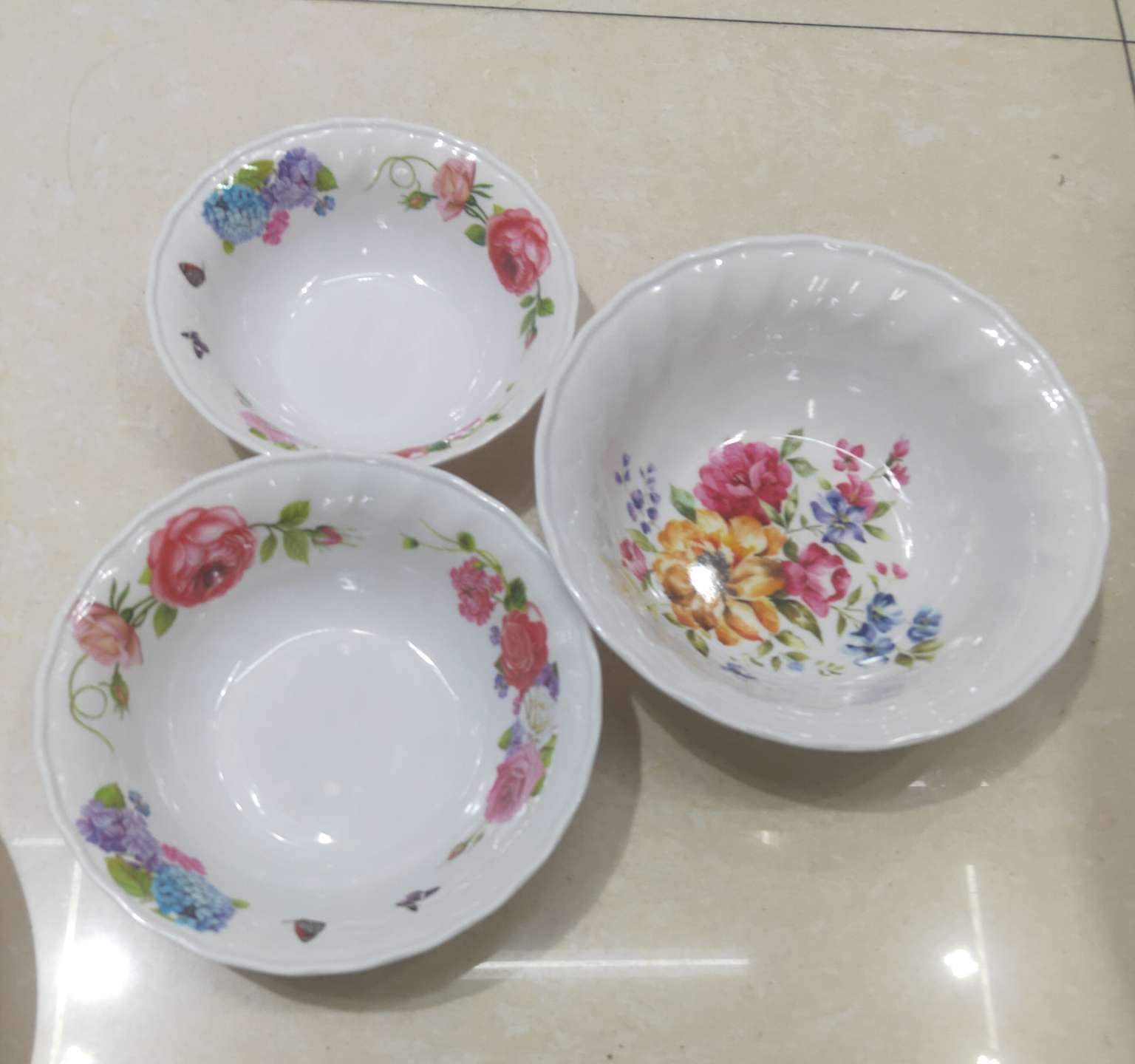 Amine corrugated bowl