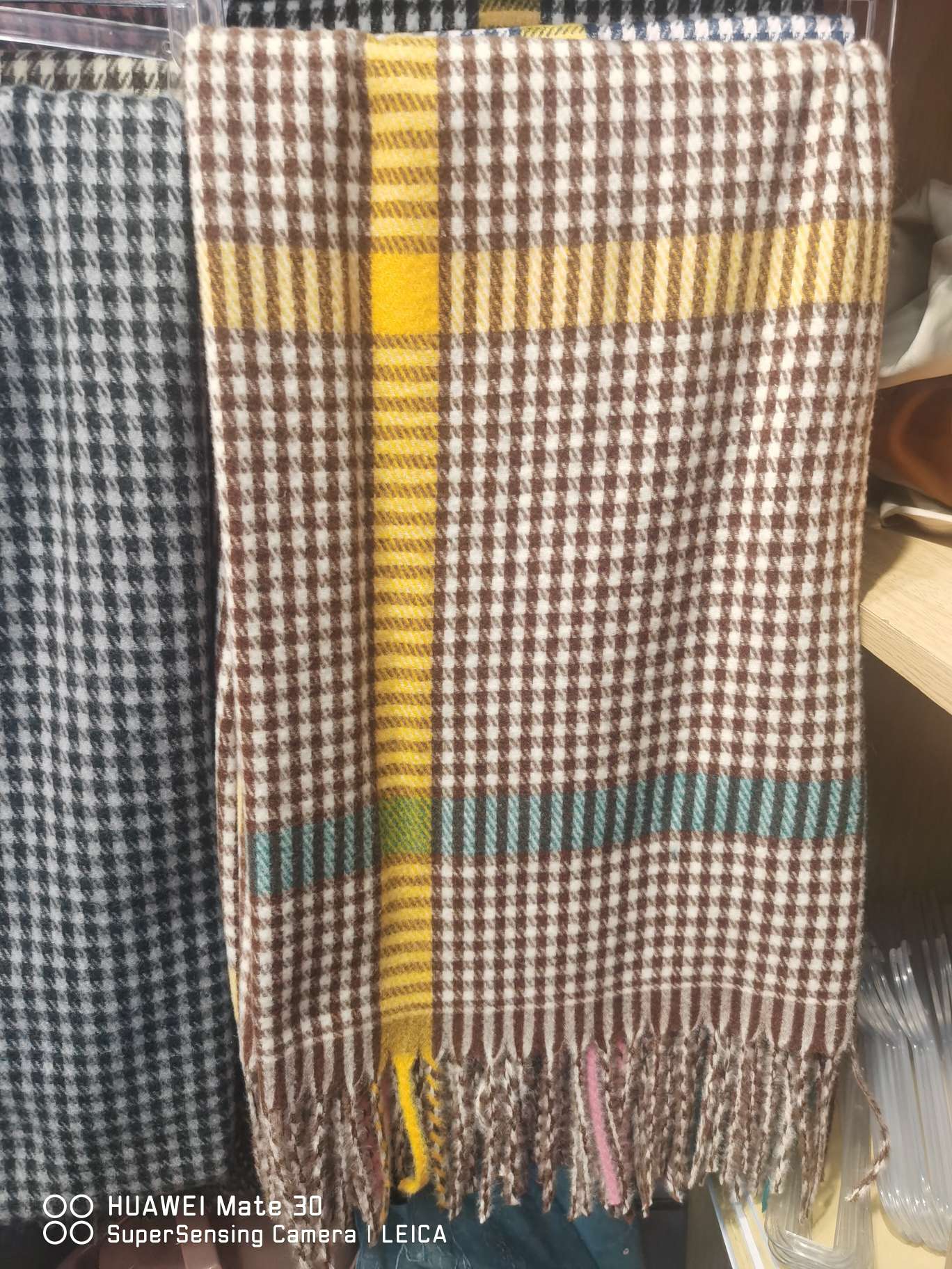 Plaid yarn-dyed long towel thumbnail