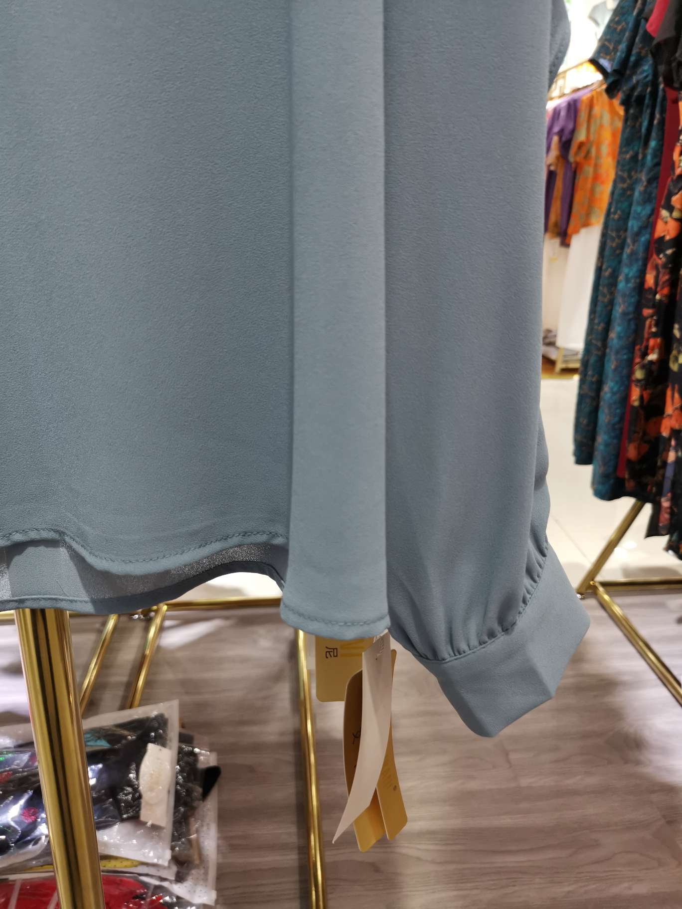 Youdaoplaceholder0 bow long-sleeved women 's top details Picture