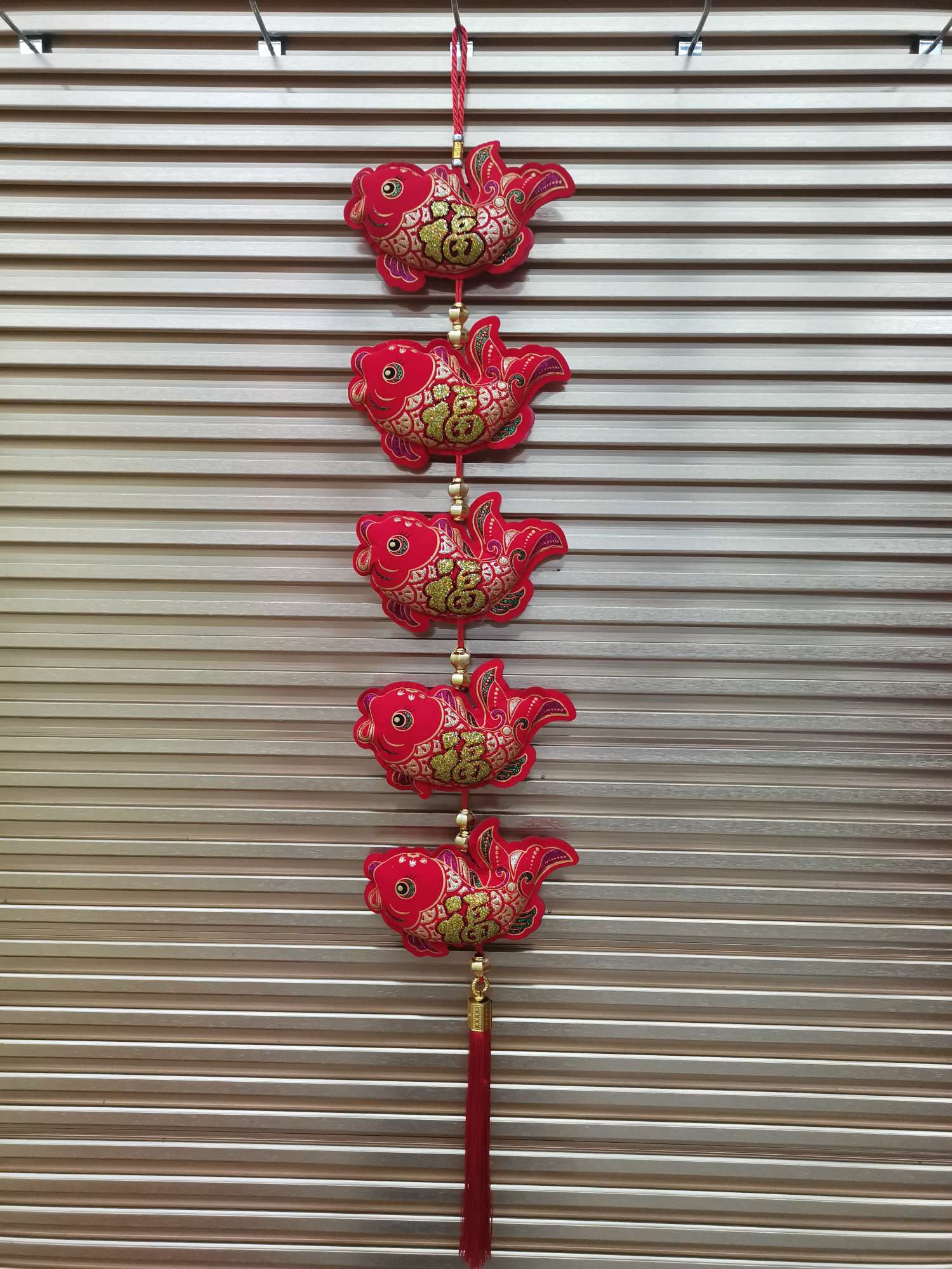 Large curved fish skewers printed with velvet gold powder fish scales