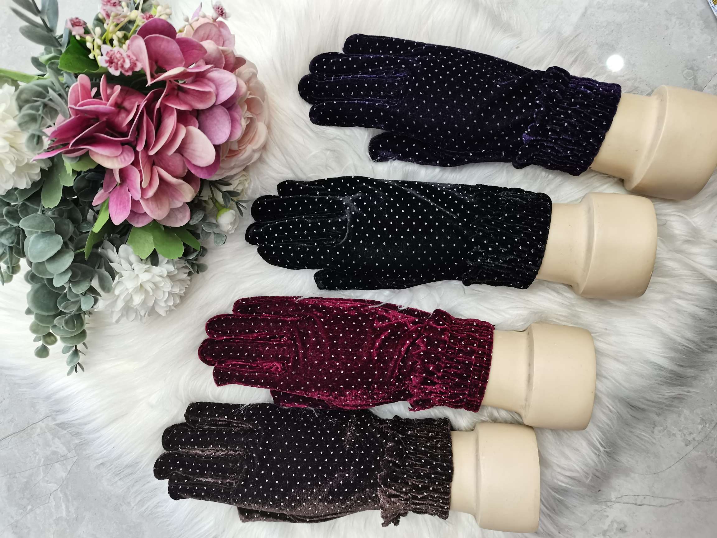 Dot your muzzle gloves thumbnail