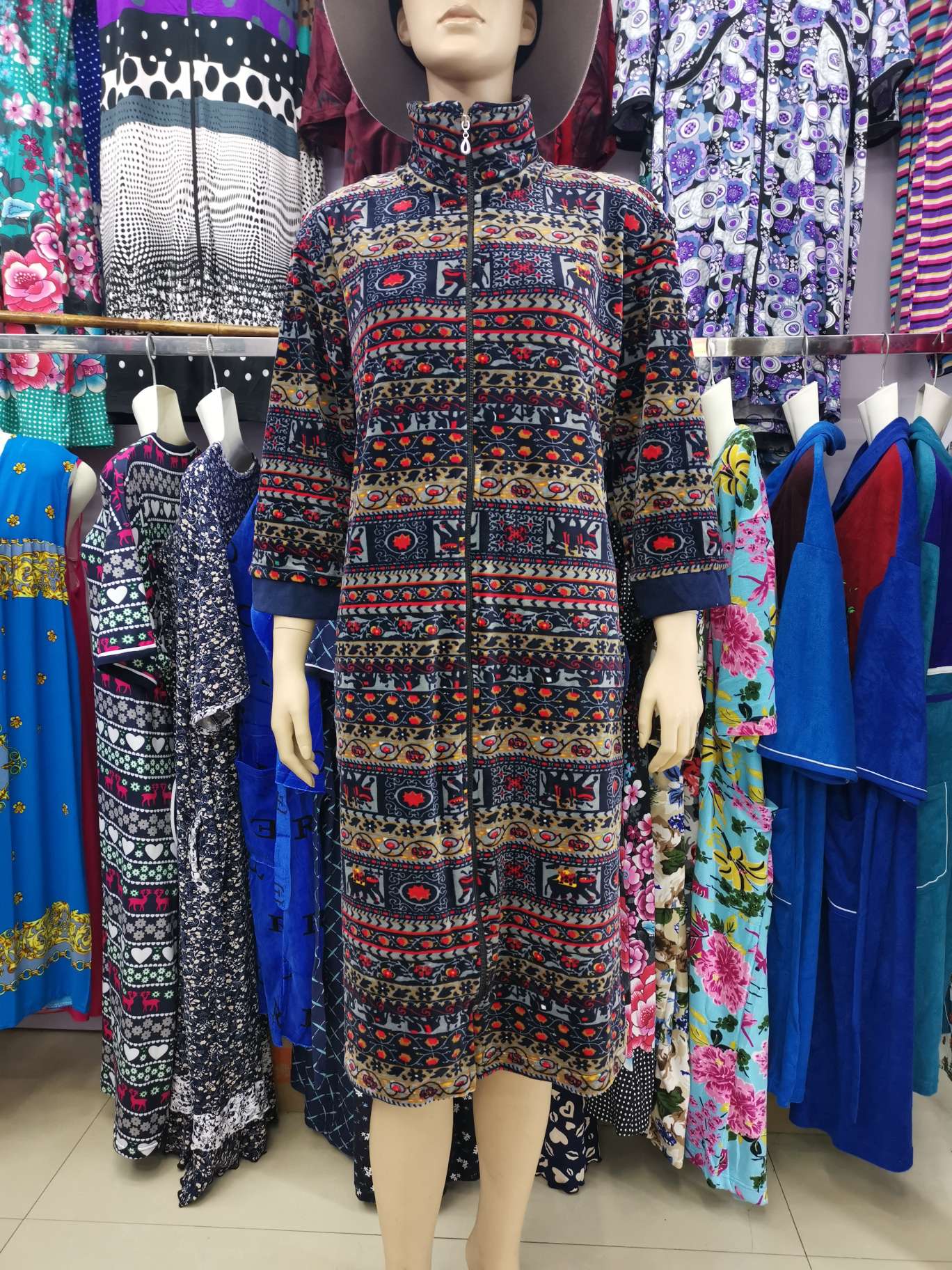 Large-sized, multi-size women's autumn and winter seven-inch long-sleeved long dress, square and round neck, Central Asian and Middle Eastern style home sleeping clothes. details Picture