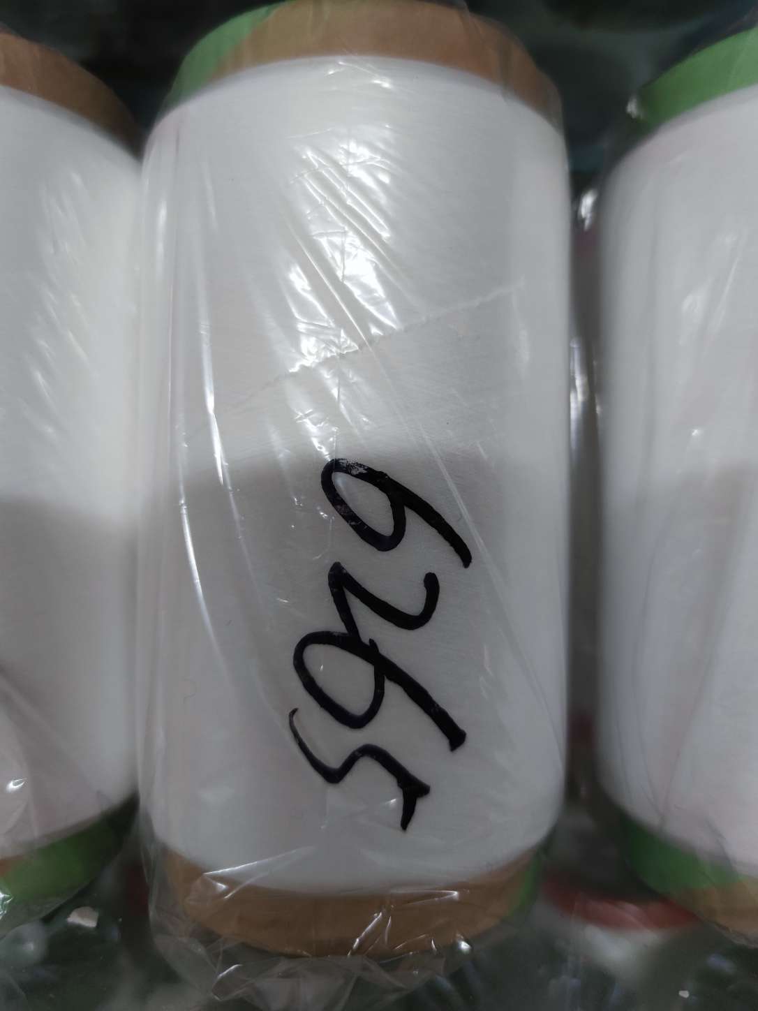 Aire recubierto de hilo blanco spandex poliéster recubierto de hilo de fibra química venta al por mayor fábrica directa 6265