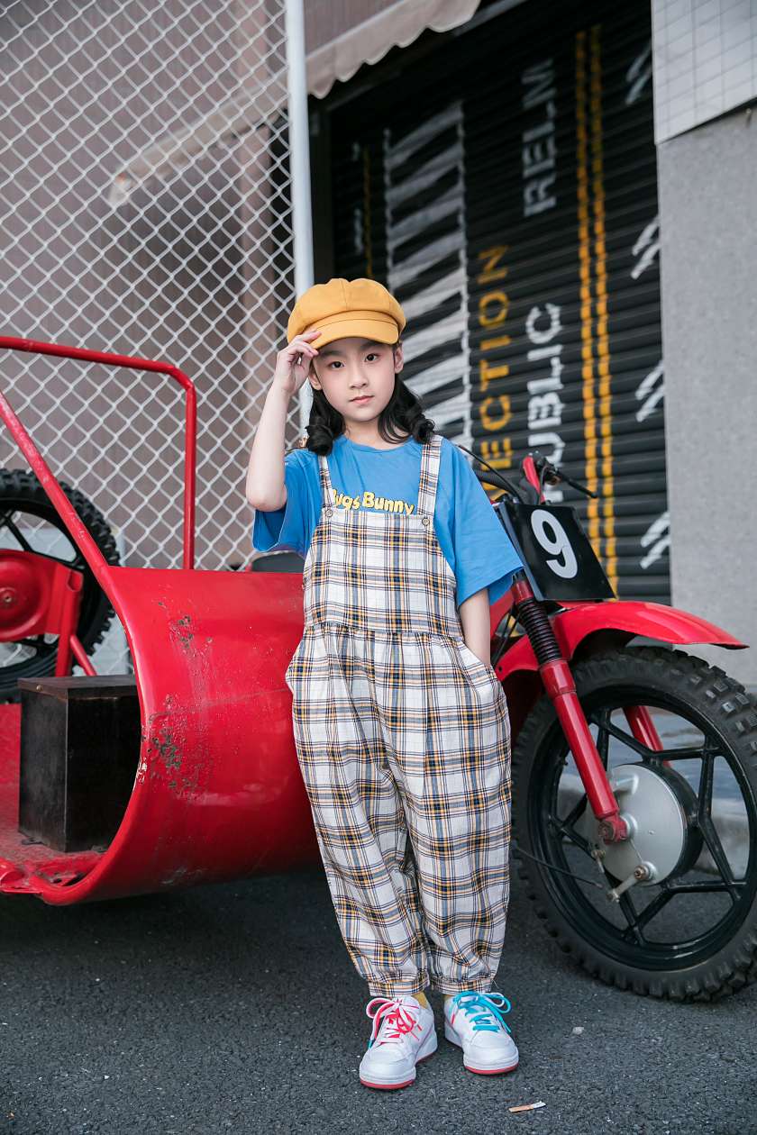 Plaid shoulder strap capri pants undefined
