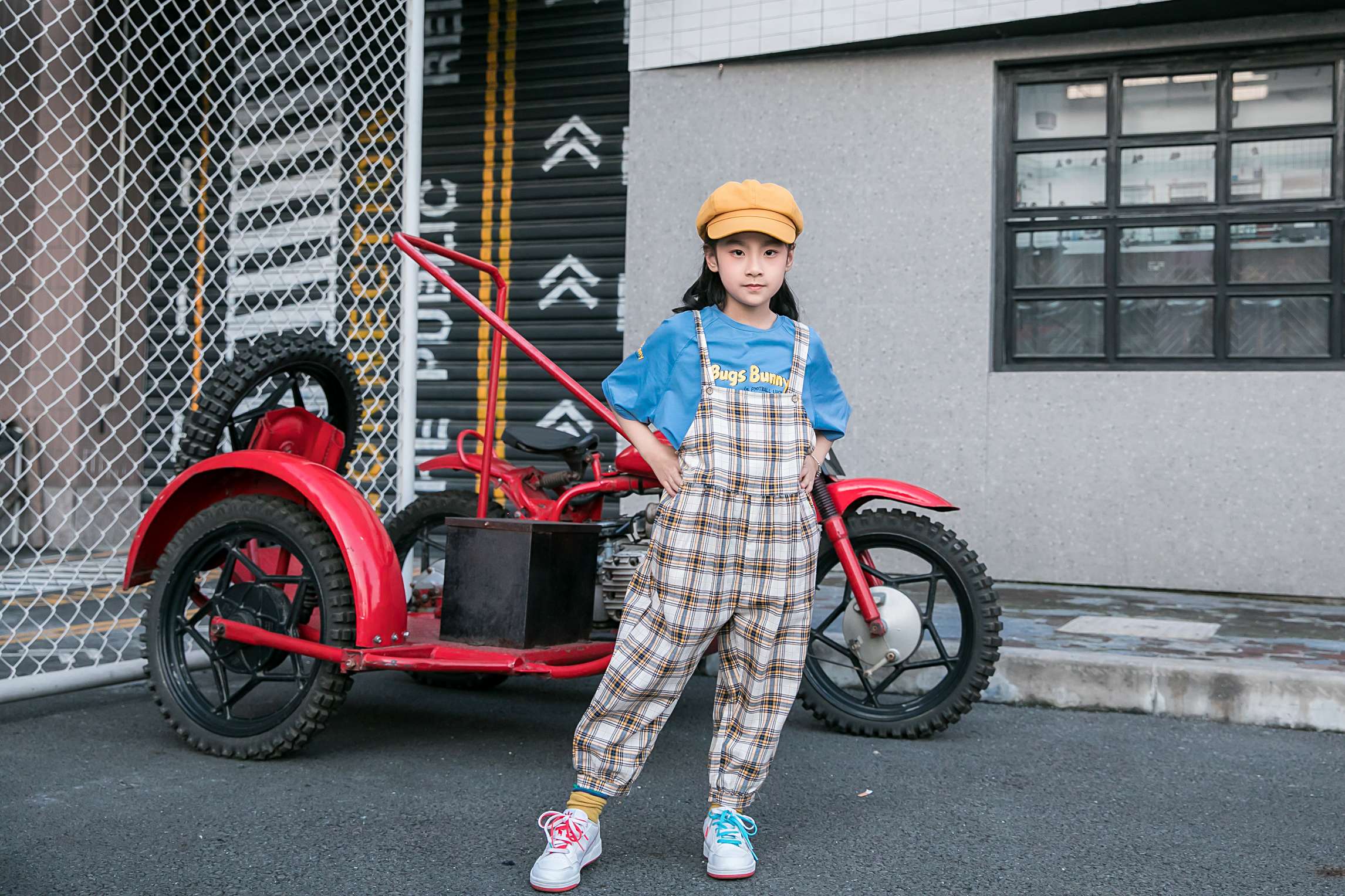 格子背带九分裤