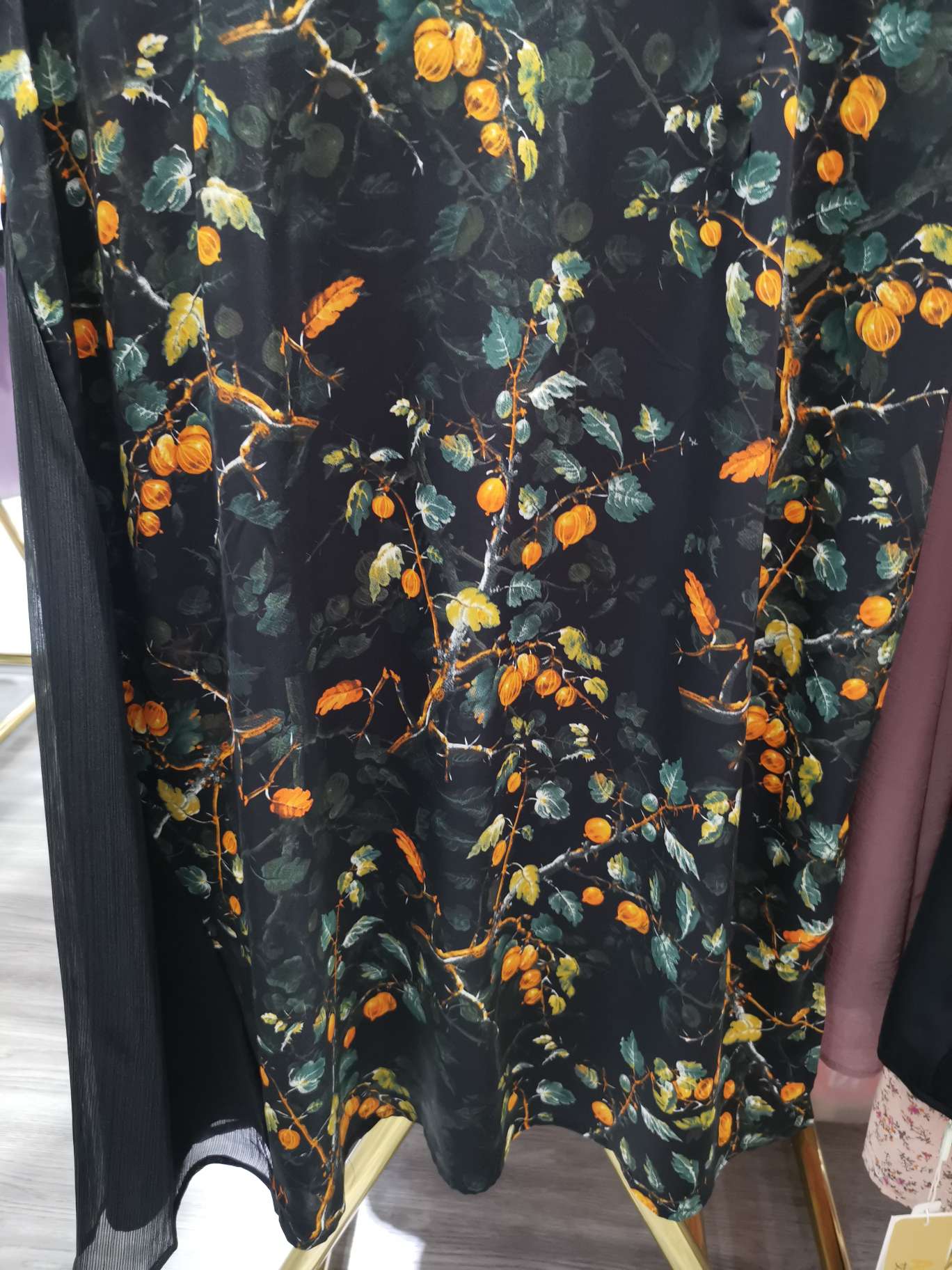 Fashionable pearl see-through long dress Application Scenario