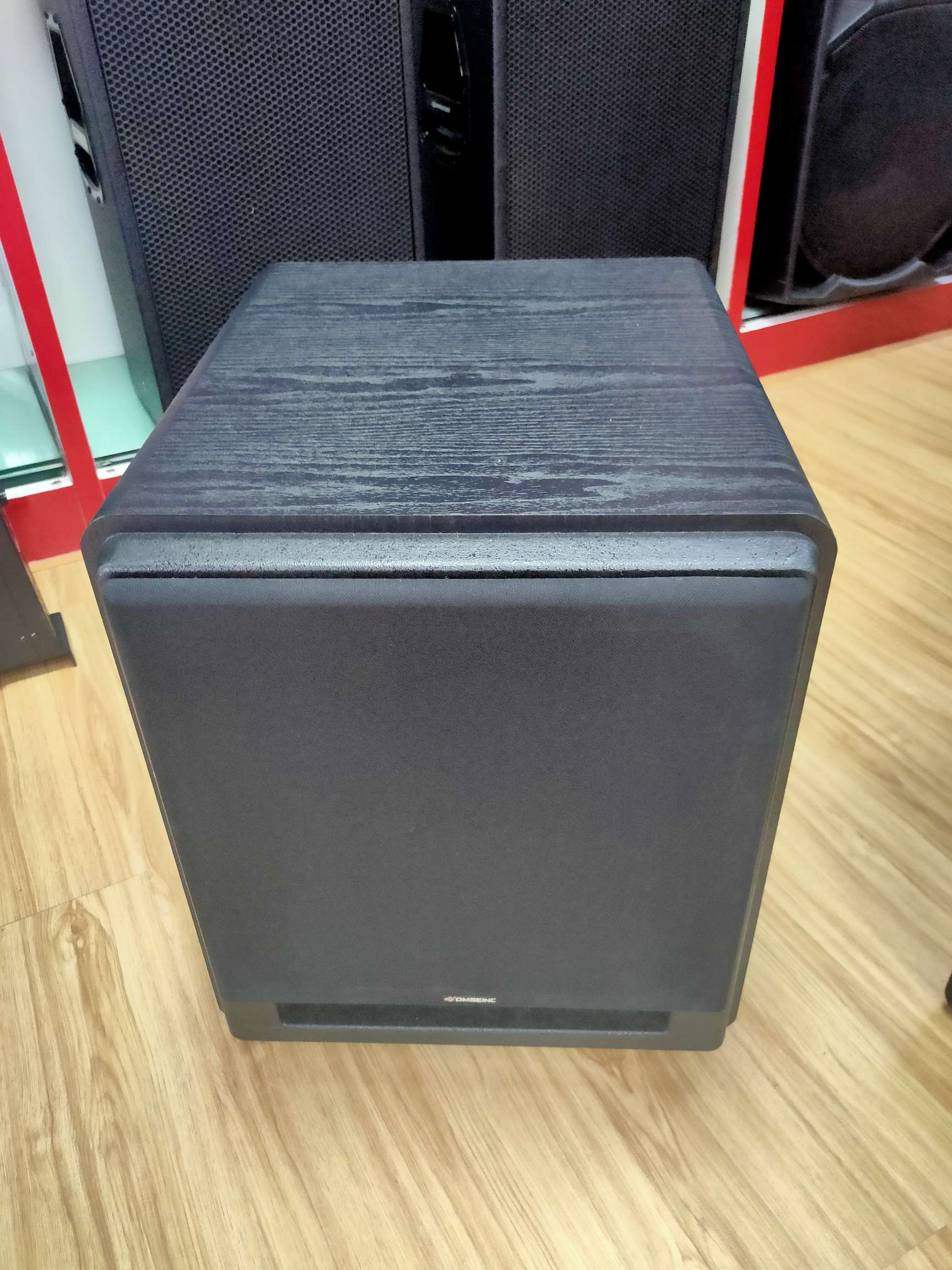 12寸有源低音炮V12，内置功放，黑木纹细节图