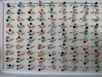 Butterfly rhinestone ring is a popular accessory