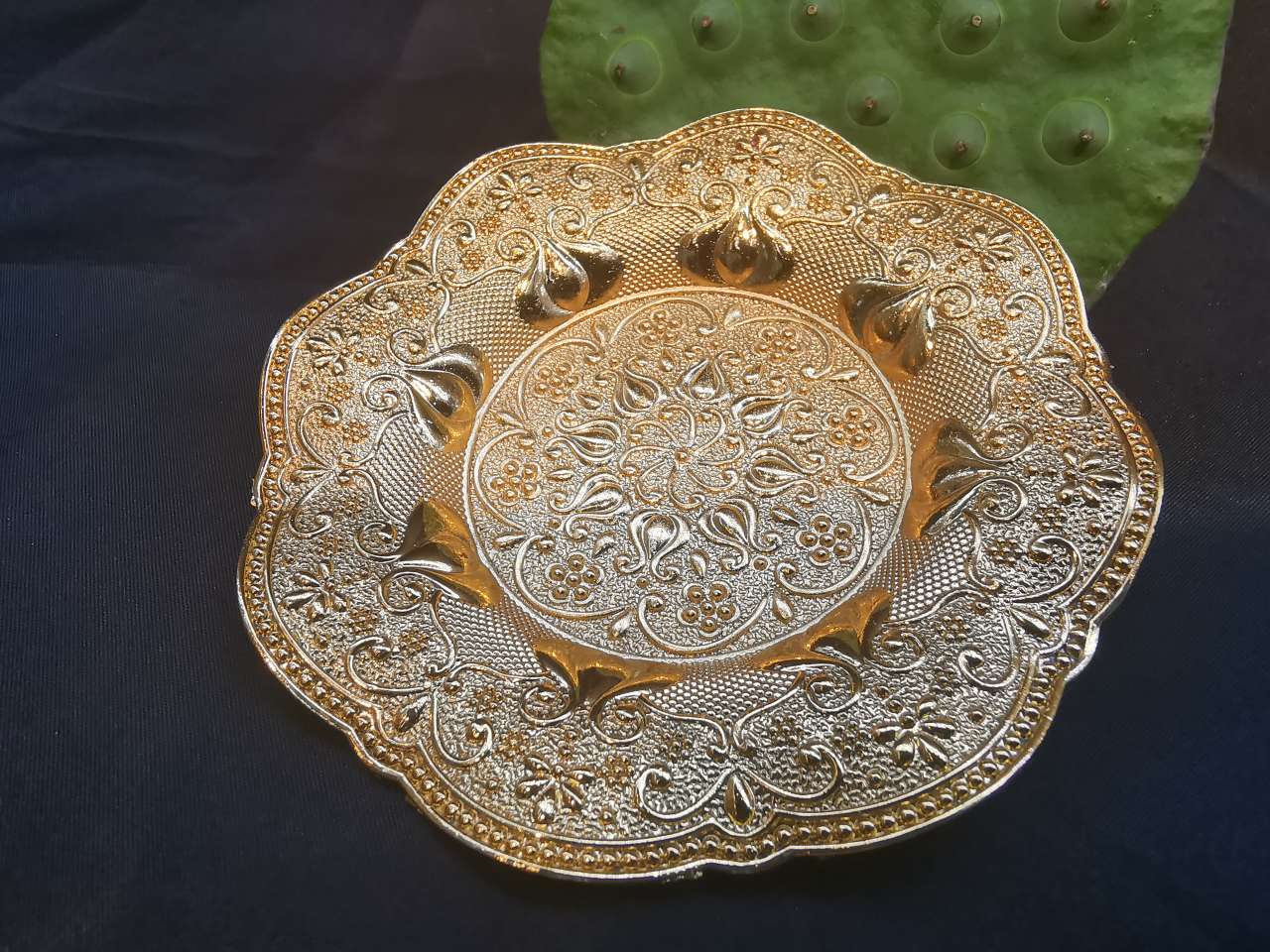 锌合金4寸点心杯碟白底实物图