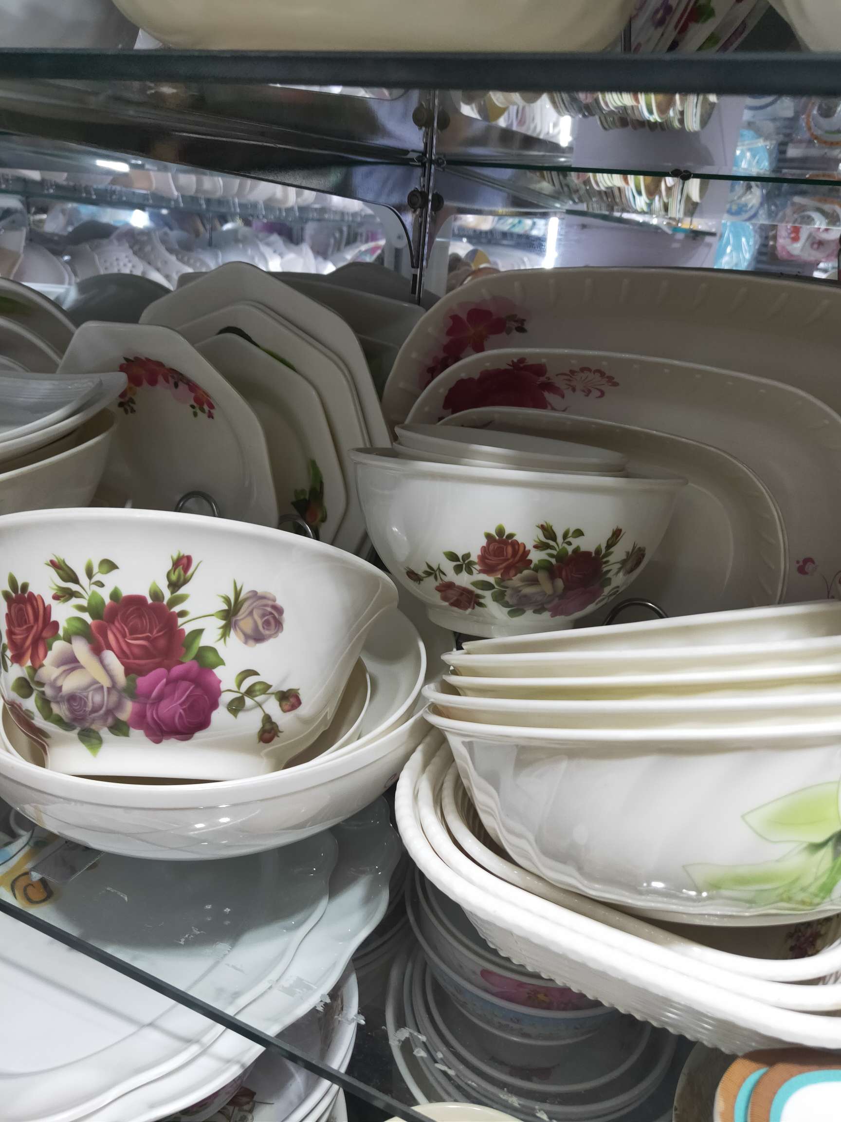 Melamine dishes