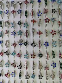 Medium mixed rhinestone ring is a popular accessory