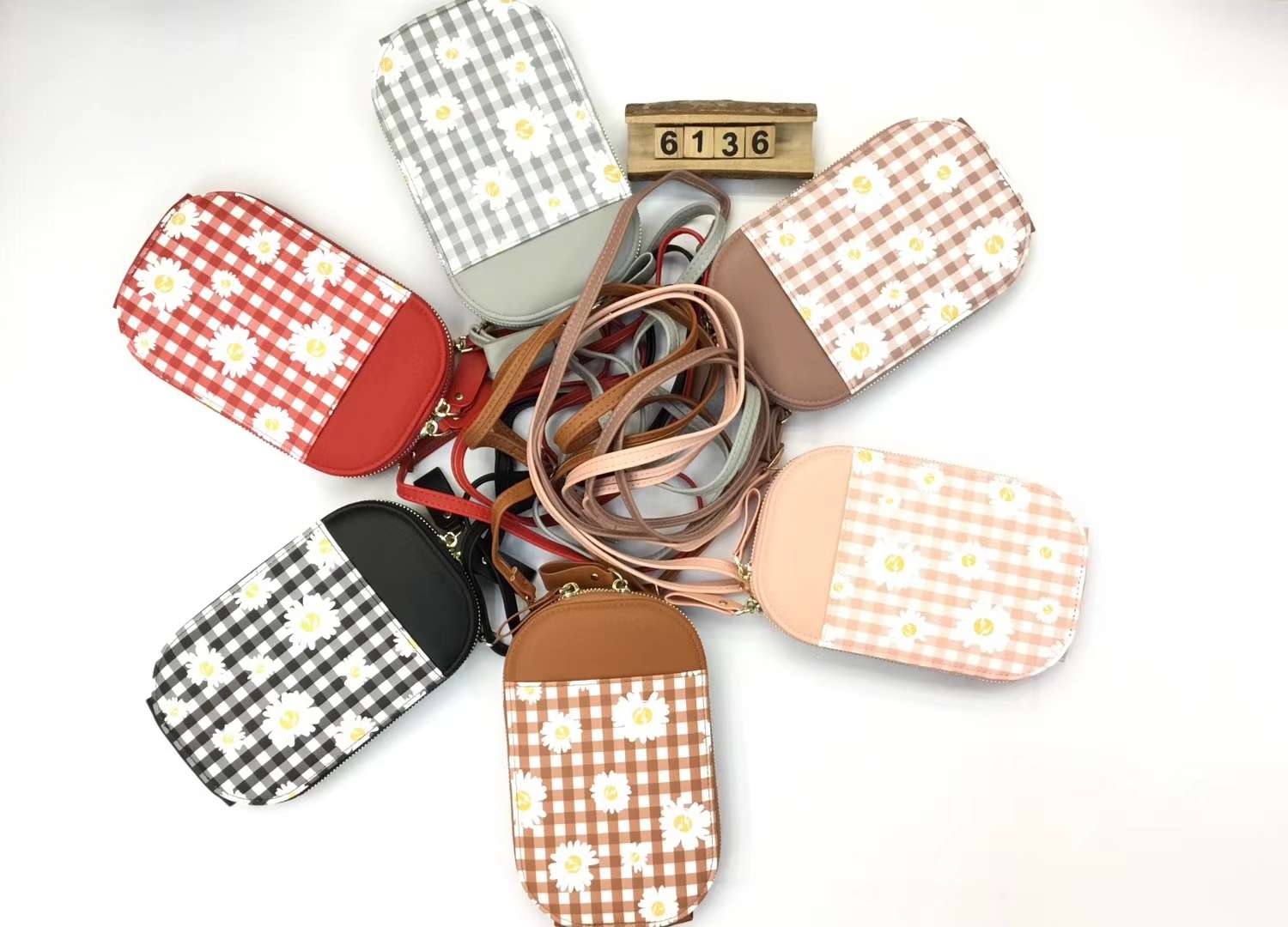 6136 cell phone bag