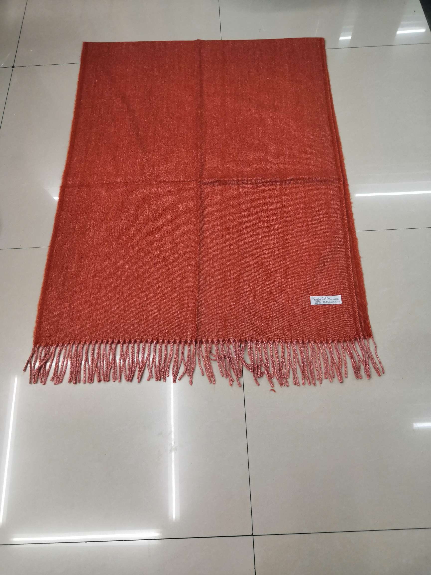 Monochrome Cashmere - 4 details Picture