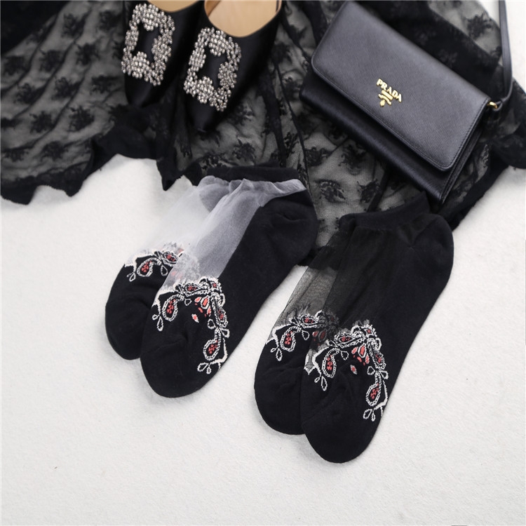 Internet-famous best-selling lace socks, boat socks, fashionable and trendy socks, lace socks, crystal glass stockings, five-finger socks, pantyhose, mid-calf socks, cotton socks, student socks, Japanese and Korean popular socks undefined