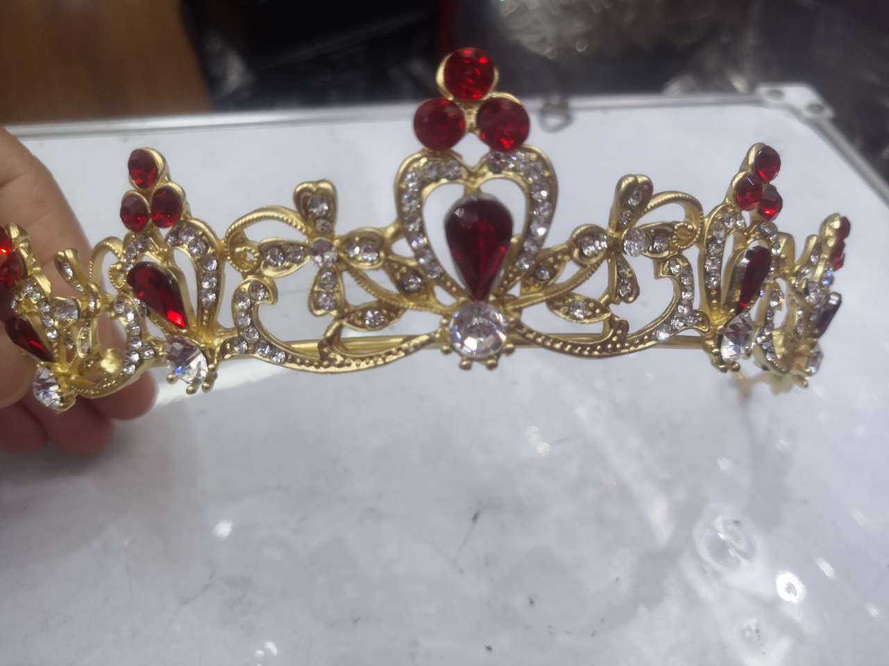 High-quality colored diamond crown Item Picture