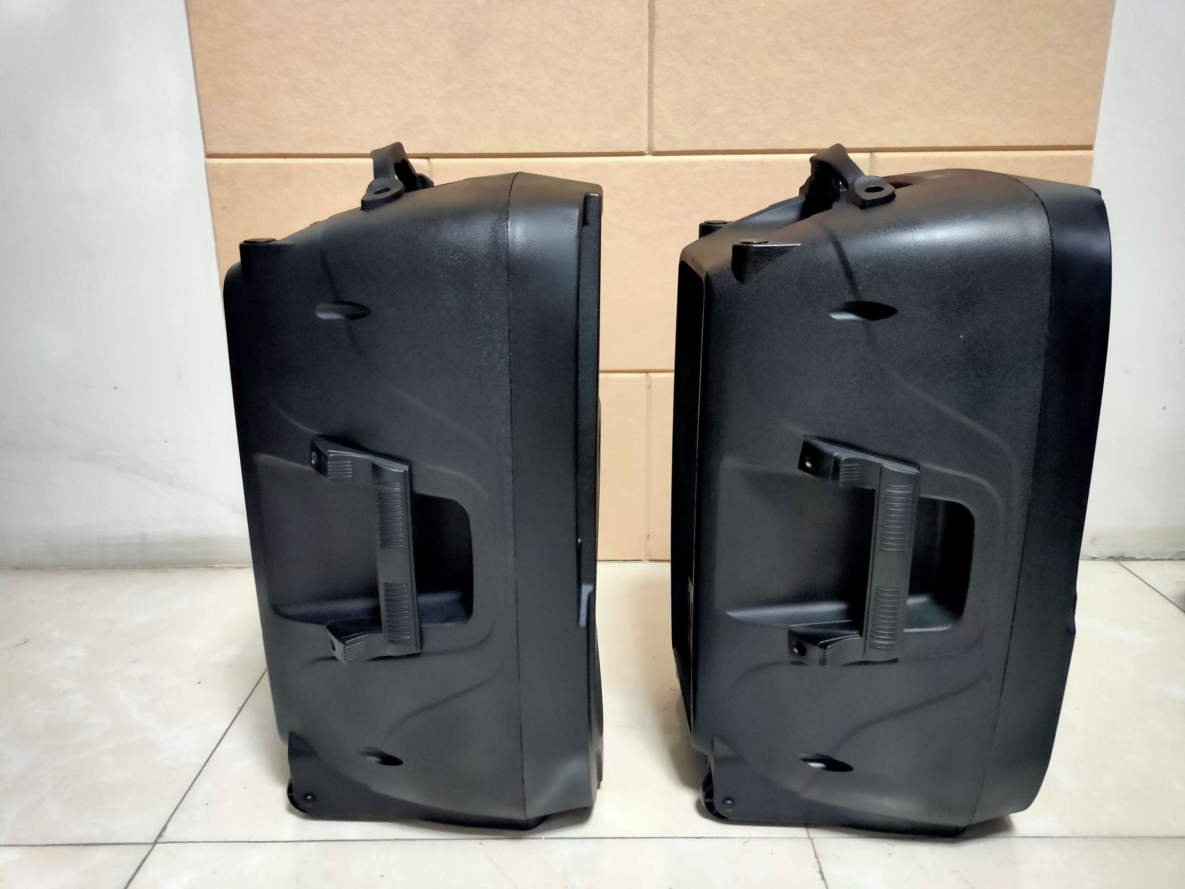 专业音响实物图