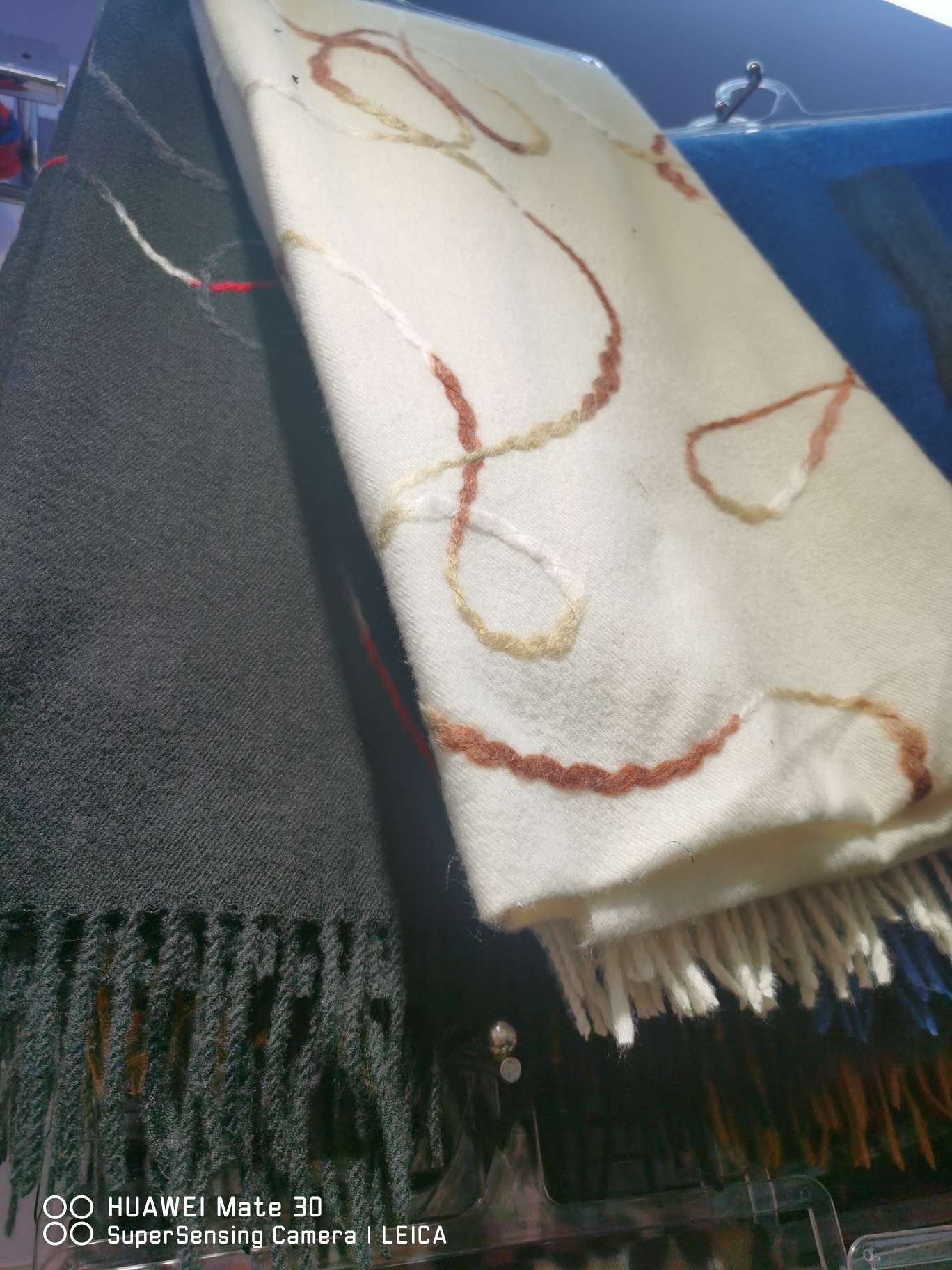 Long shawl in the form of cashmere thumbnail