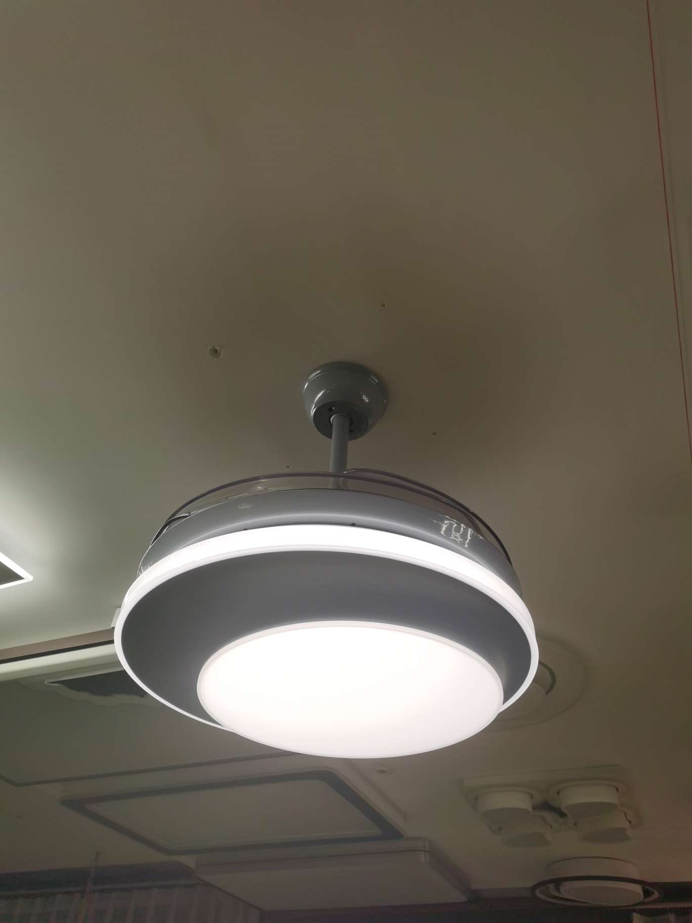 Ceiling fan lamp - blue-gray ceiling fan lamp integrated, space-saving, cool, adjustable lighting ceiling fan lamp