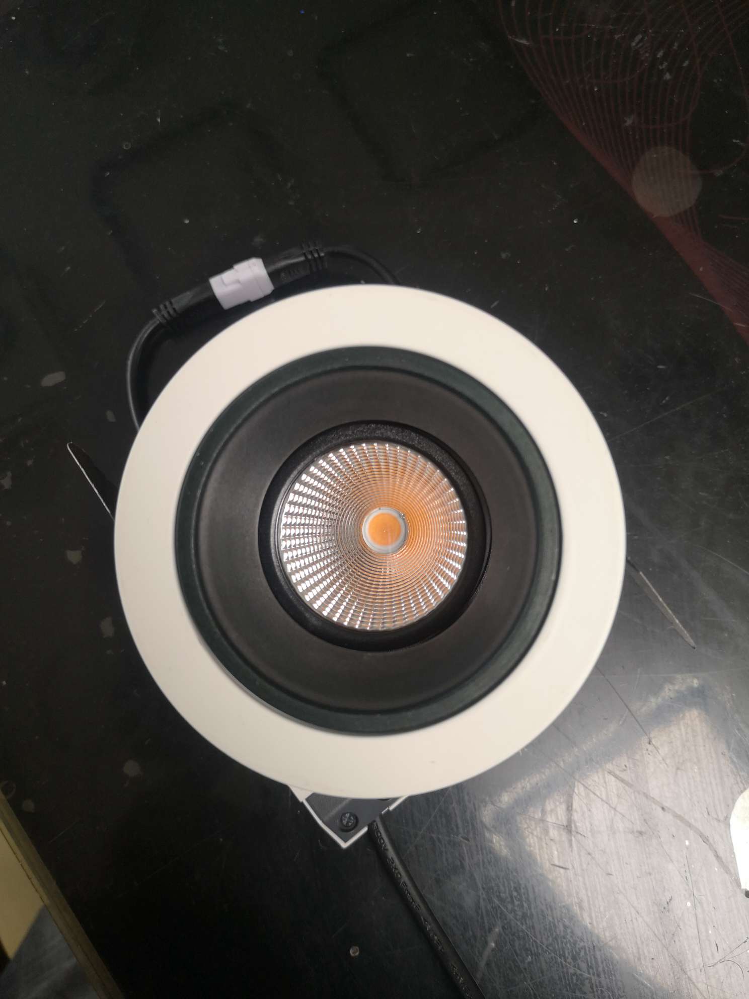 LED wall-washing light