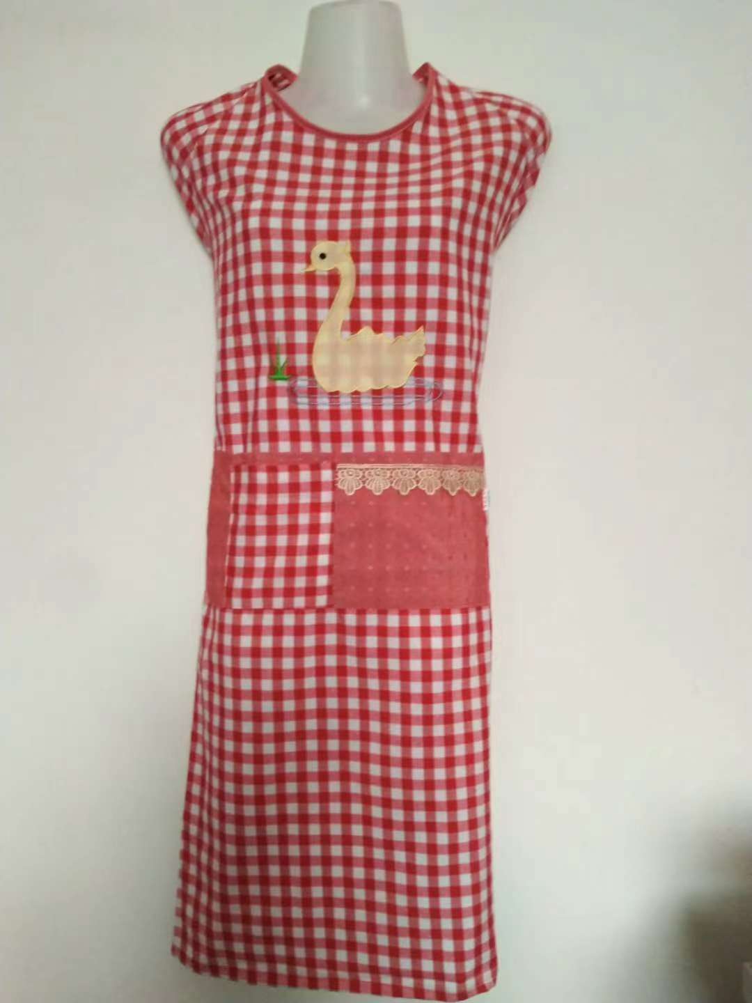 There are many styles of checkered and coveralls details Picture