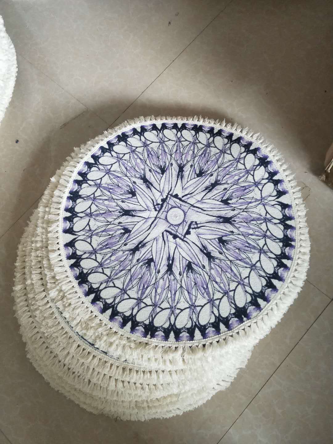 The new fringed round printed floor mat, high-definition printed floor mat, Persian-style pattern floor mat, Arabic pattern floor mat, is a bestseller in foreign trade. The new floor mat has multiple patterns details Picture