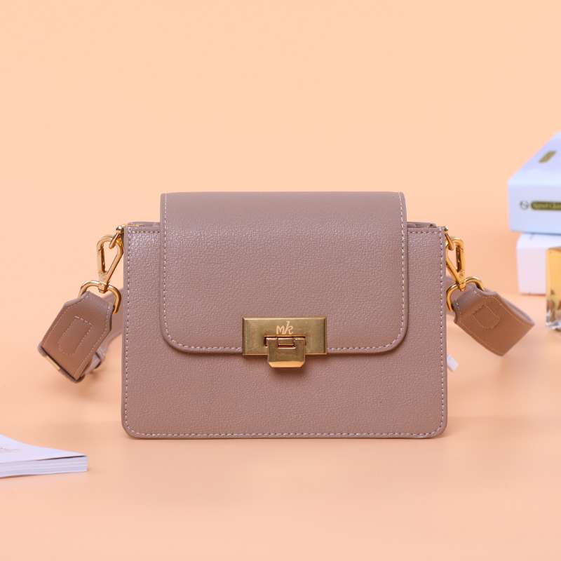 MK Women's top layer Cow Fashion Bag details Picture