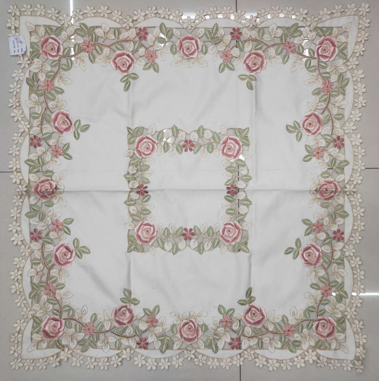 手工镂空，满工绣绣花花边桌布