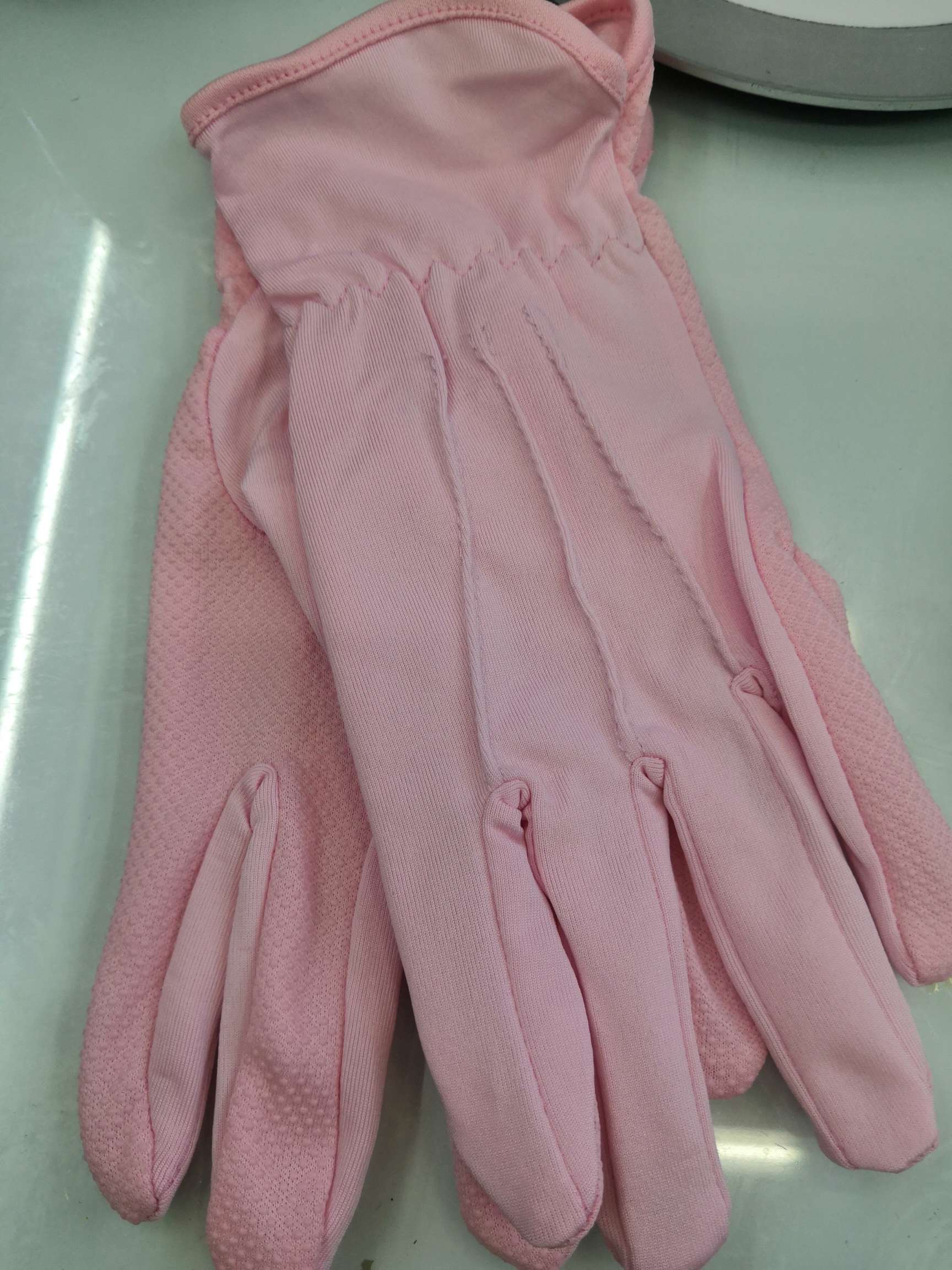 Pink three - rib point plastic thumbnail
