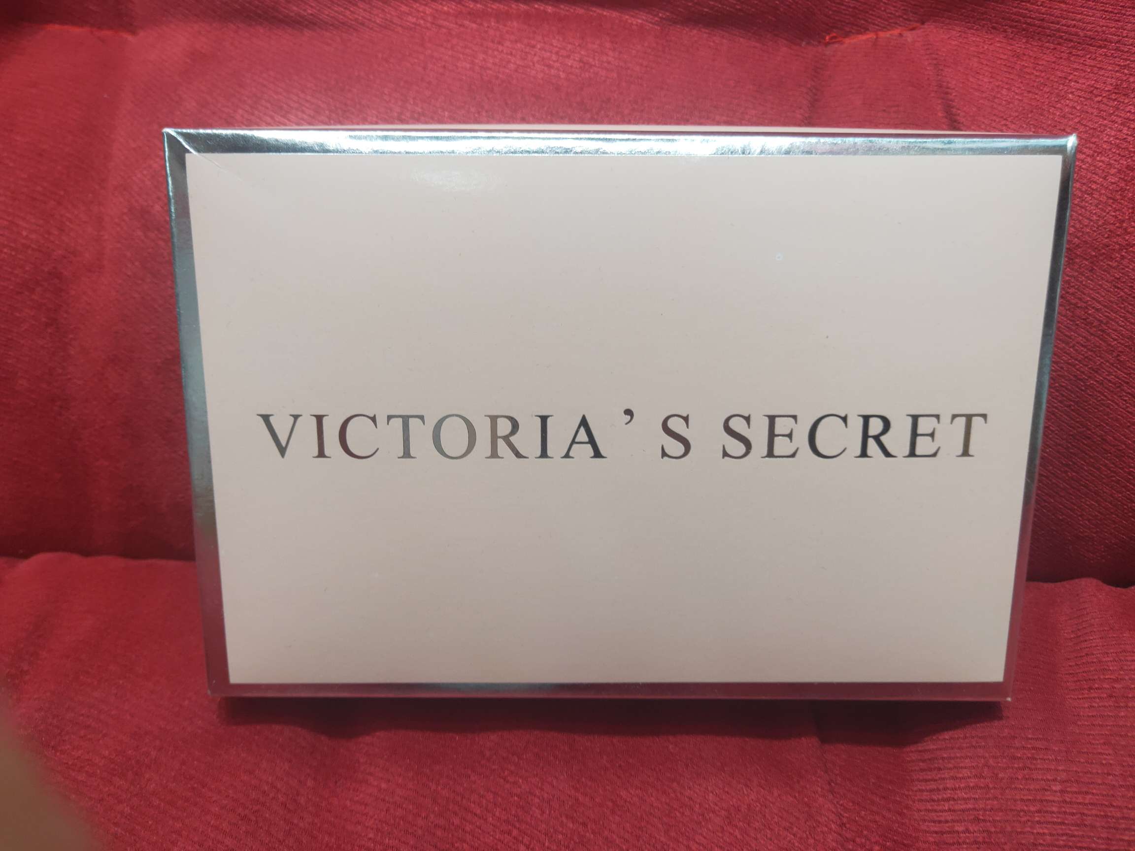 粉色天地盖内裤盒